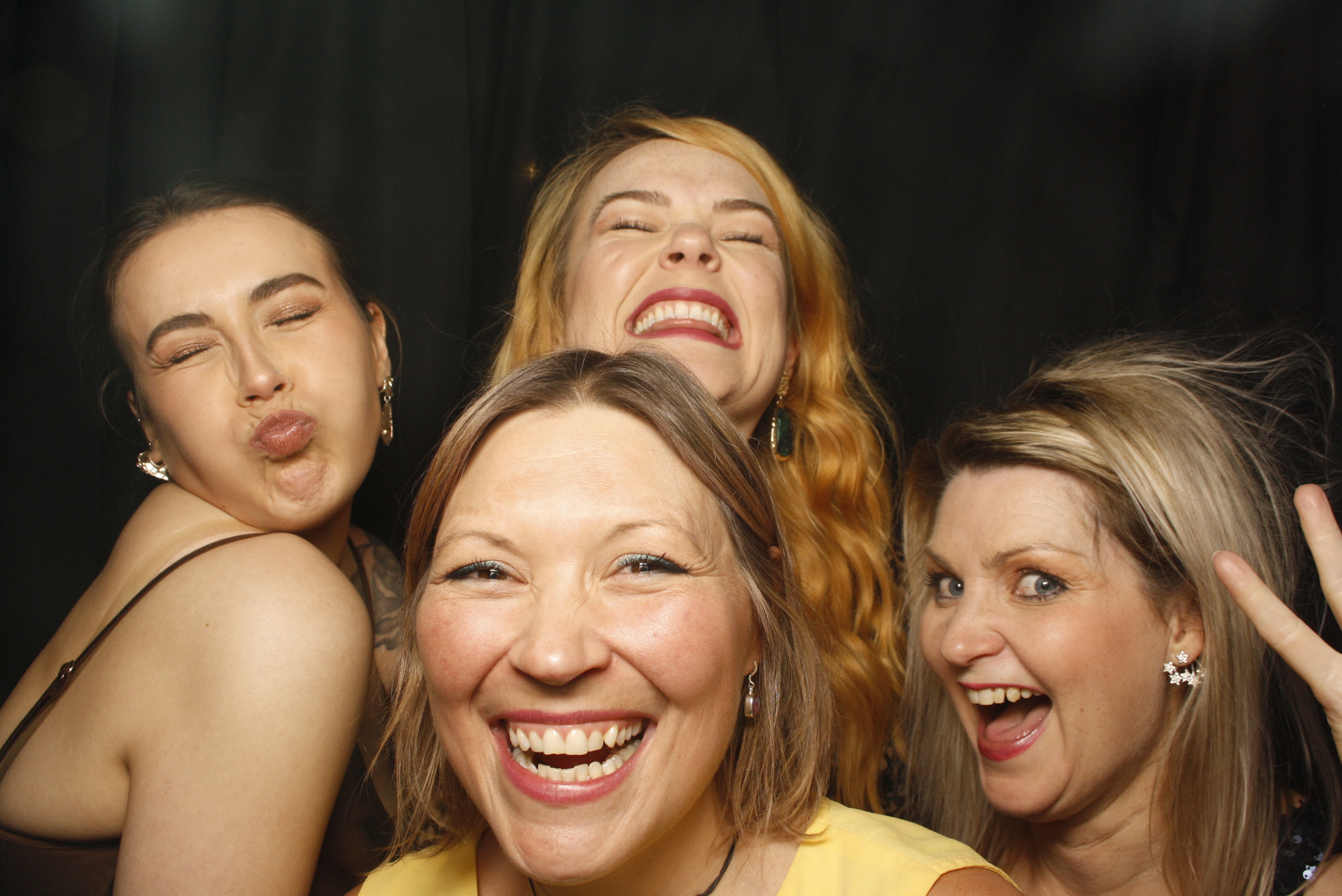 Stacey's 30 + 10 Party! | View more photos from the event at wgtngallery.classicphotobooths.co.nz/u/wgtncpbgallery/Staceys-30-10-Party