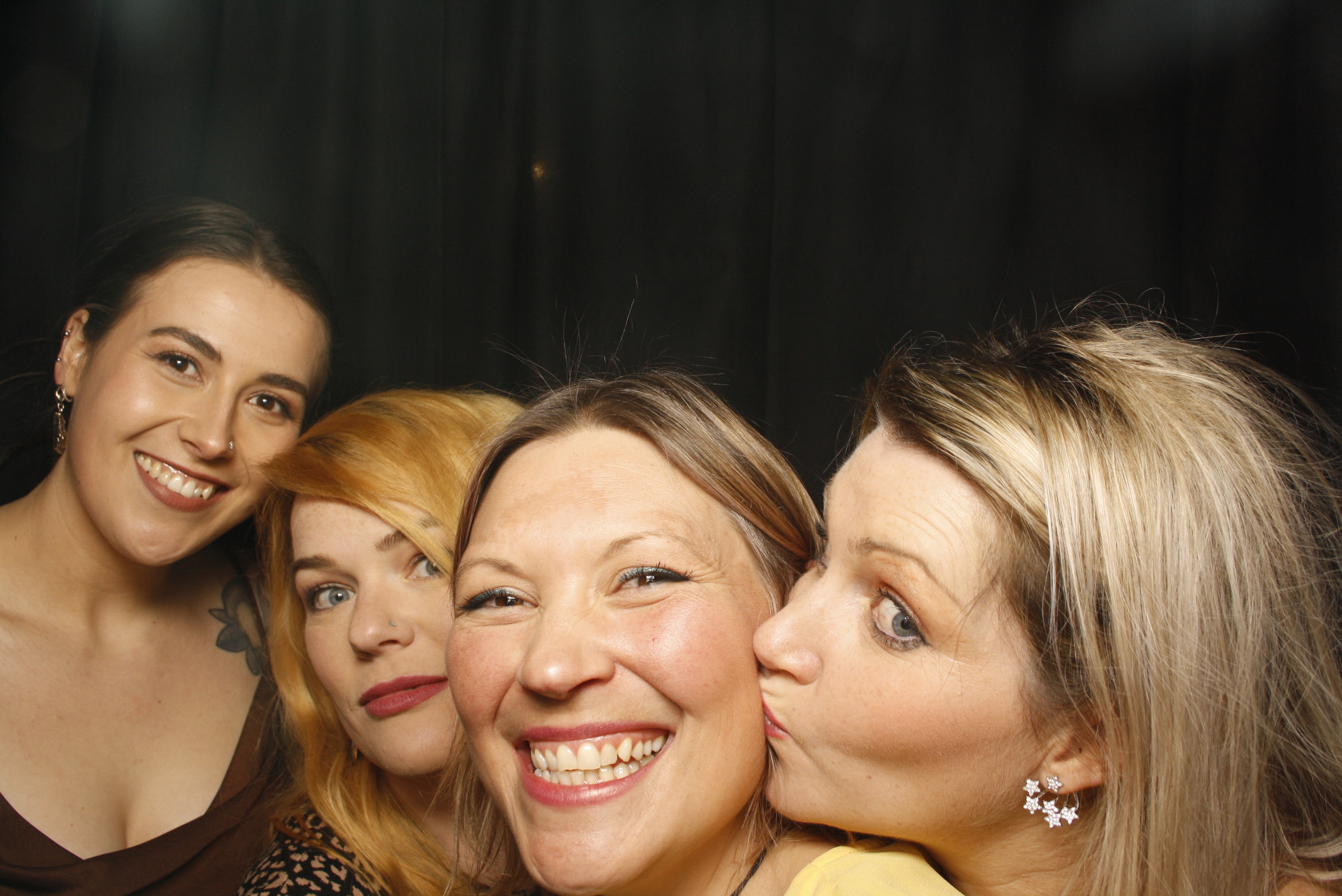 Stacey's 30 + 10 Party! | View more photos from the event at wgtngallery.classicphotobooths.co.nz/u/wgtncpbgallery/Staceys-30-10-Party