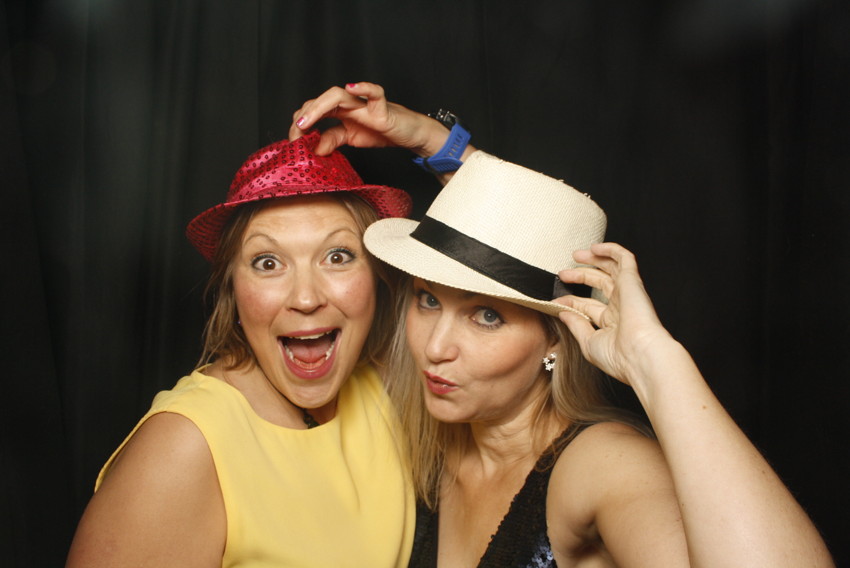 Stacey's 30 + 10 Party! | View more photos from the event at wgtngallery.classicphotobooths.co.nz/u/wgtncpbgallery/Staceys-30-10-Party