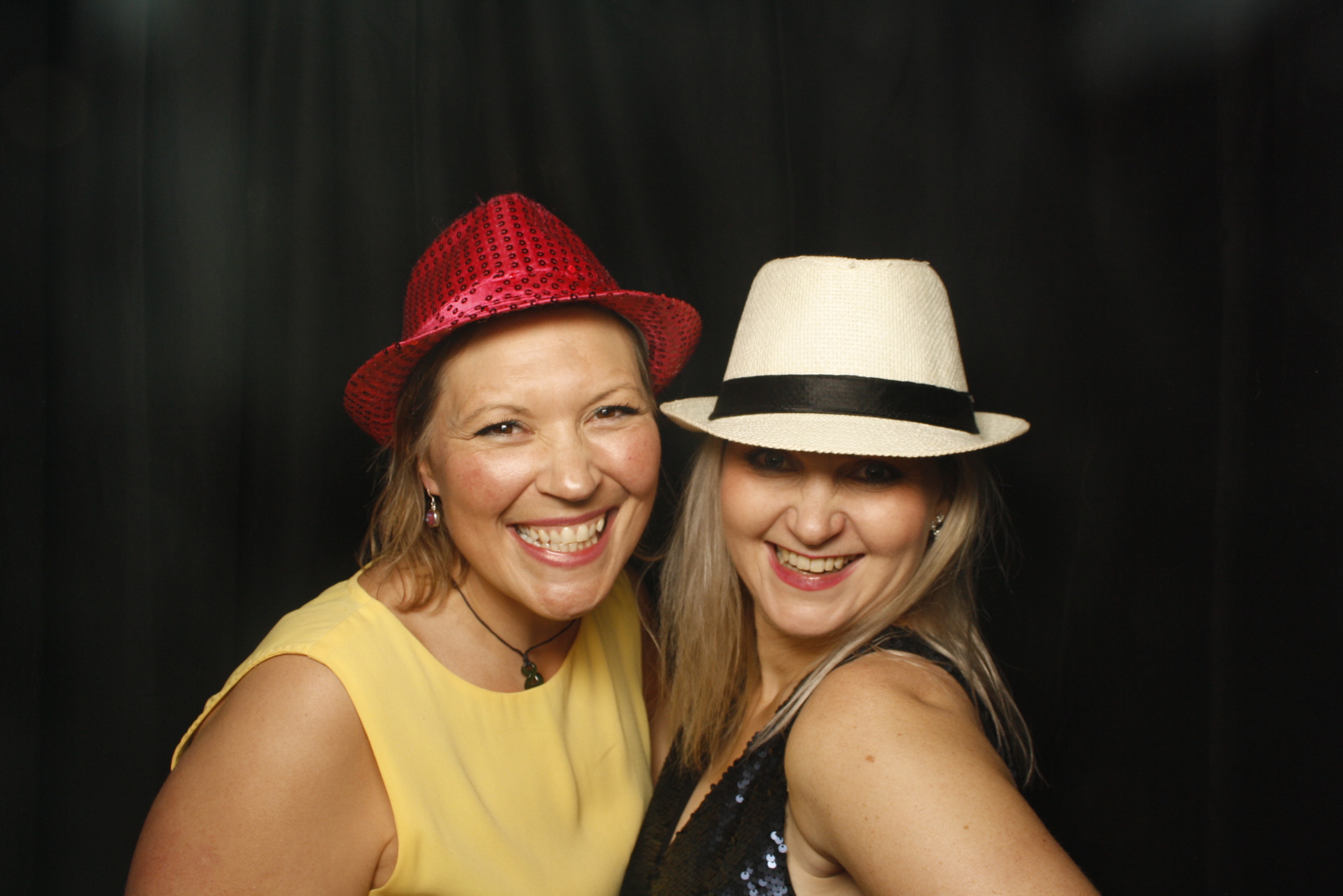 Stacey's 30 + 10 Party! | View more photos from the event at wgtngallery.classicphotobooths.co.nz/u/wgtncpbgallery/Staceys-30-10-Party