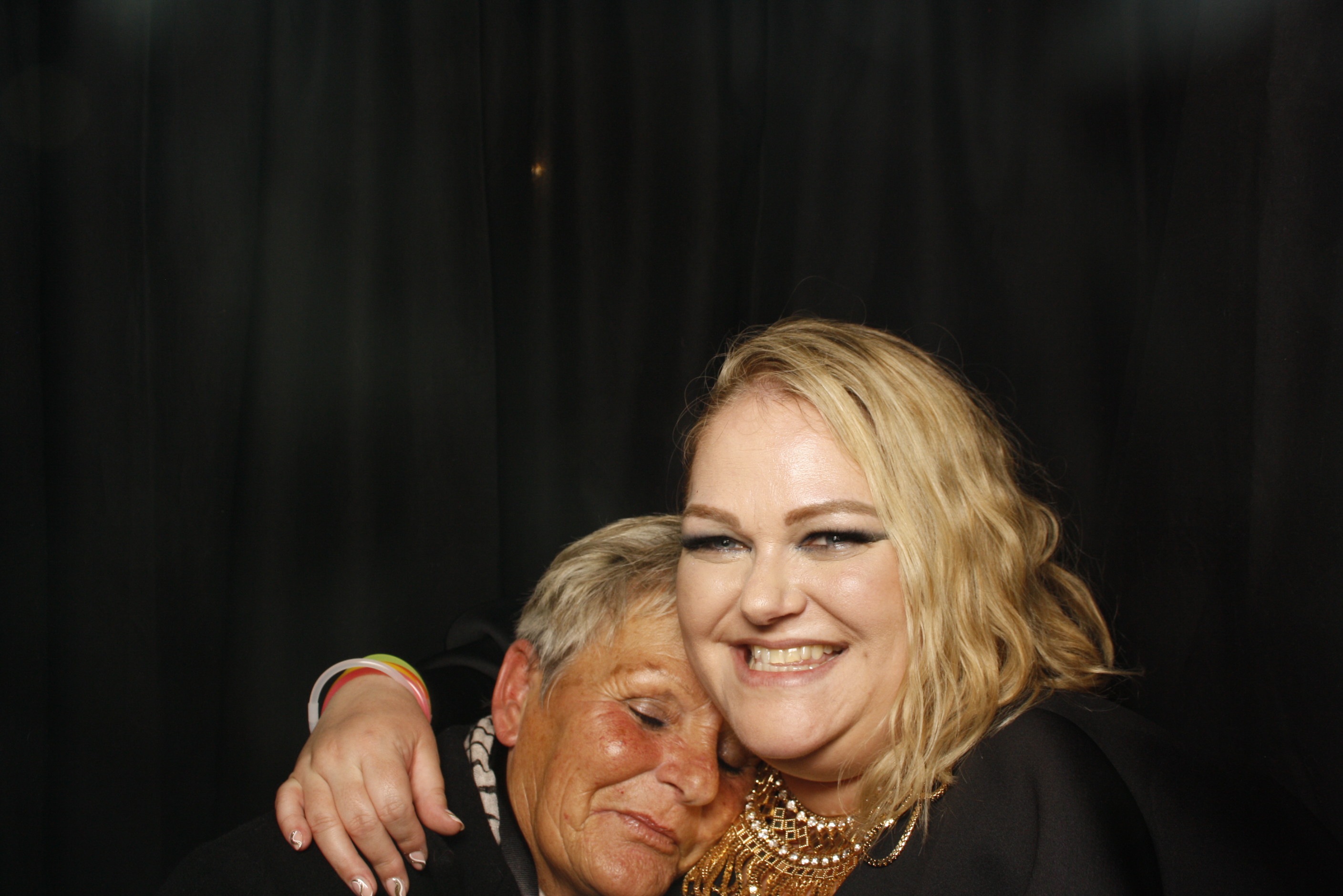 Stacey's 30 + 10 Party! | View more photos from the event at wgtngallery.classicphotobooths.co.nz/u/wgtncpbgallery/Staceys-30-10-Party