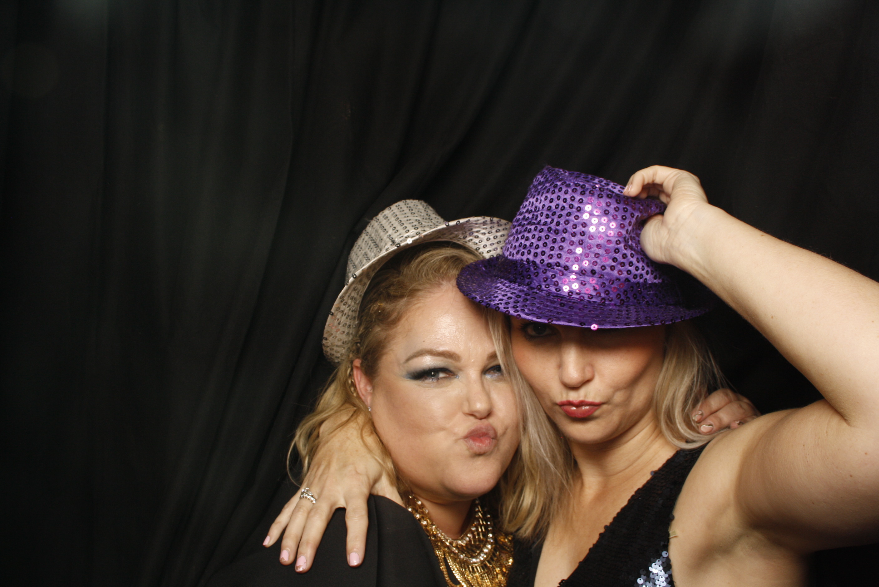 Stacey's 30 + 10 Party! | View more photos from the event at wgtngallery.classicphotobooths.co.nz/u/wgtncpbgallery/Staceys-30-10-Party