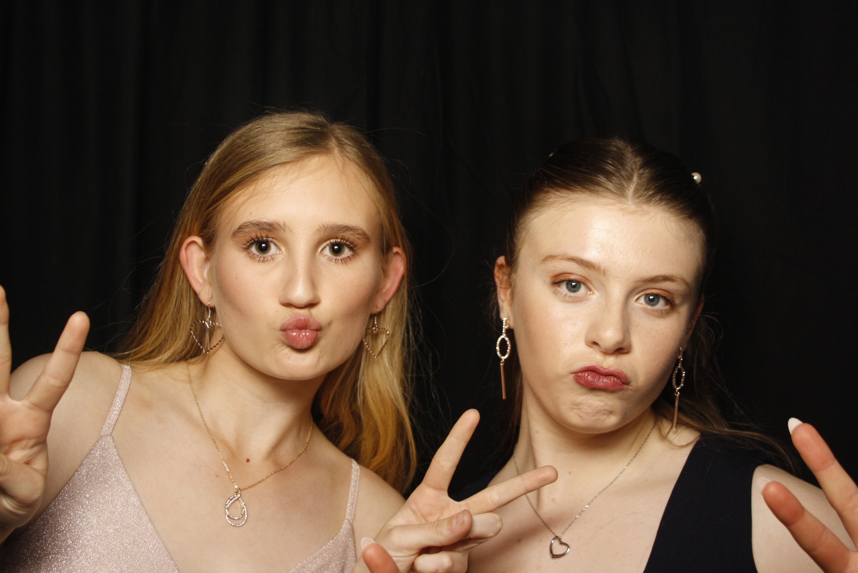 Whitby Collegiate School Ball - 2022 | View more photos from the event at wgtngallery.classicphotobooths.co.nz/u/wgtncpbgallery/Whitby-Collegiate-School-Ball-2022