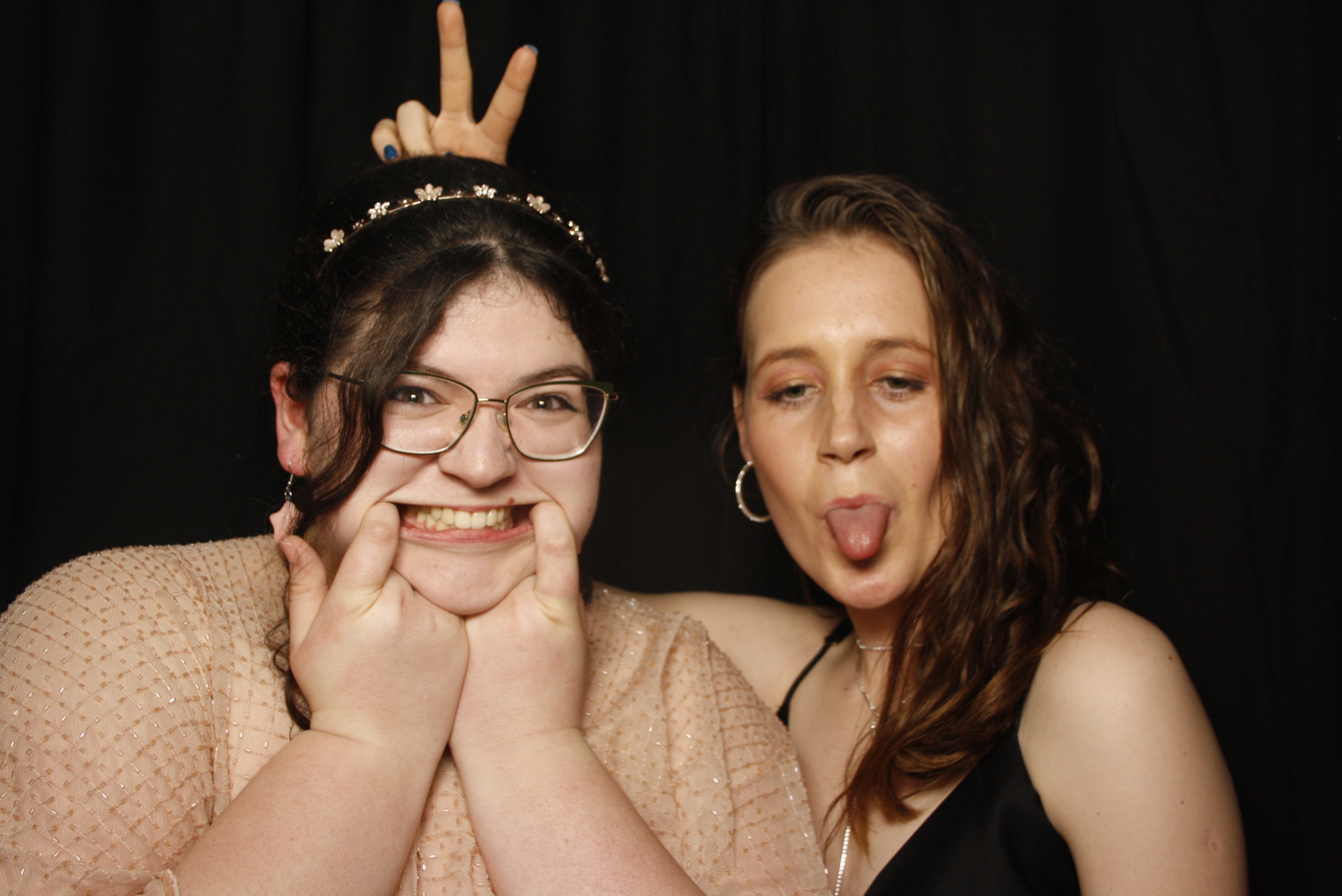 Whitby Collegiate School Ball - 2022 | View more photos from the event at wgtngallery.classicphotobooths.co.nz/u/wgtncpbgallery/Whitby-Collegiate-School-Ball-2022