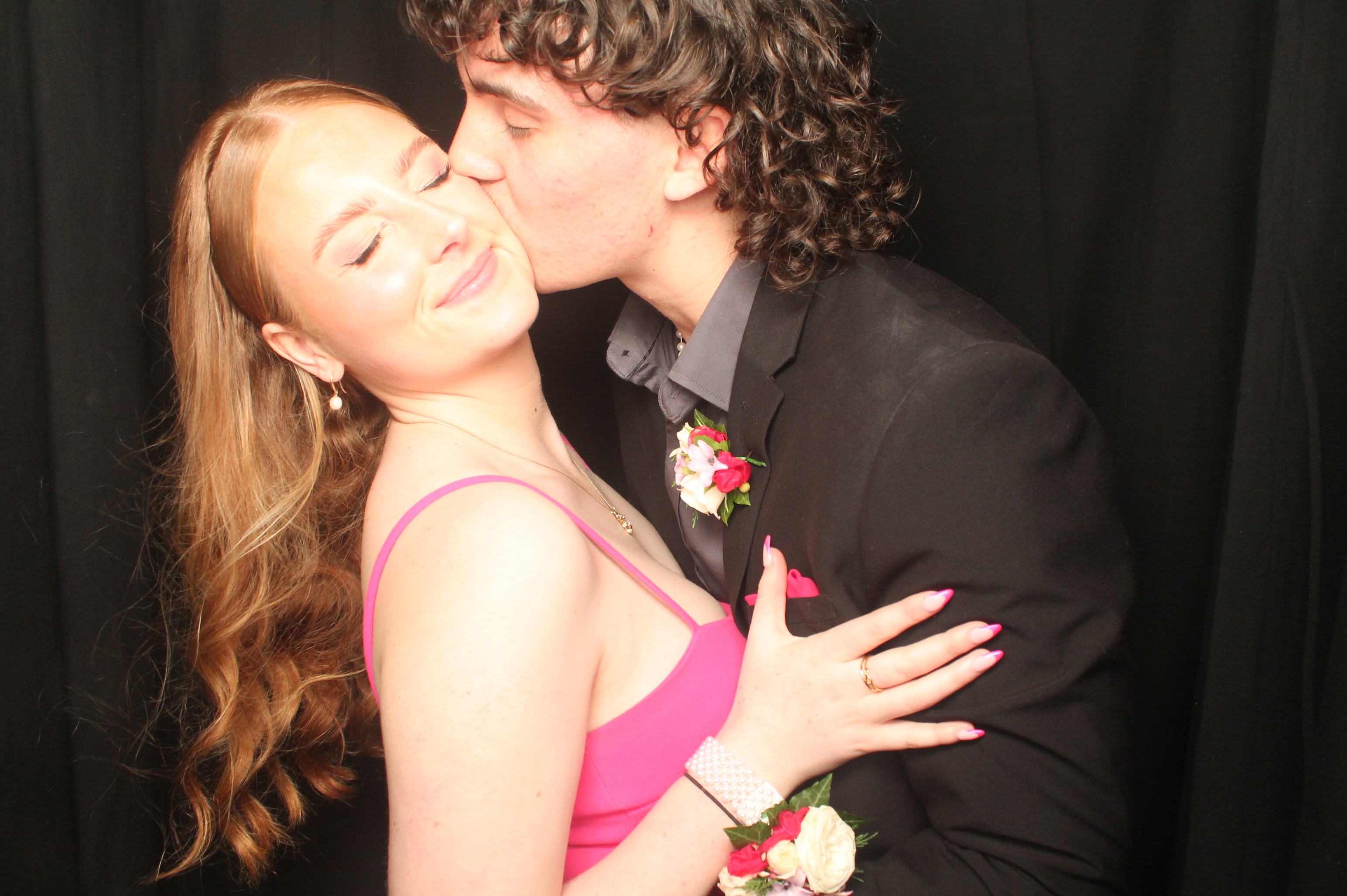 Hutt Valley High School Ball - Booth One | View more photos from the event at wgtngallery.classicphotobooths.co.nz/u/wgtncpbgallery/Hutt-Valley-High-School-Ball-Booth-One