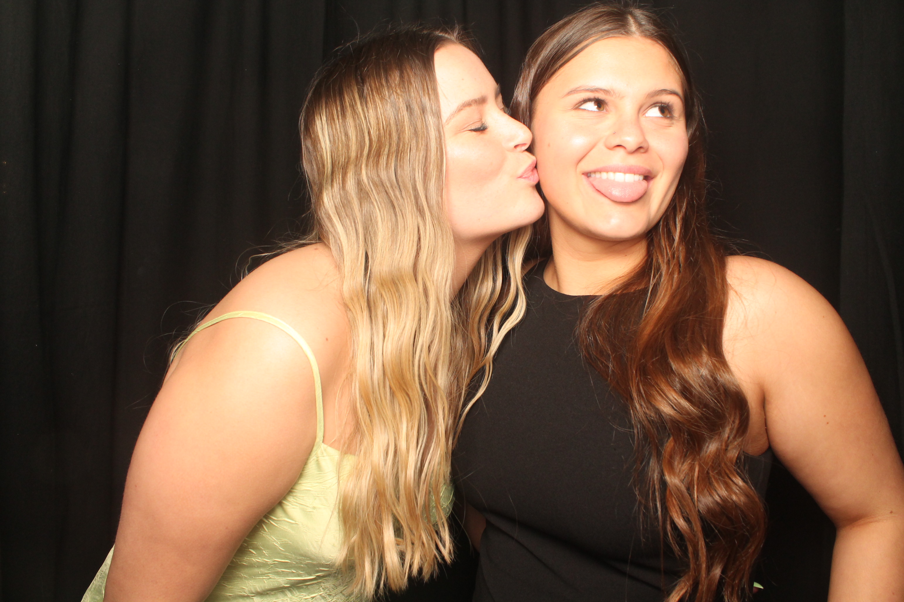 Hutt Valley High School Ball - Booth One | View more photos from the event at wgtngallery.classicphotobooths.co.nz/u/wgtncpbgallery/Hutt-Valley-High-School-Ball-Booth-One