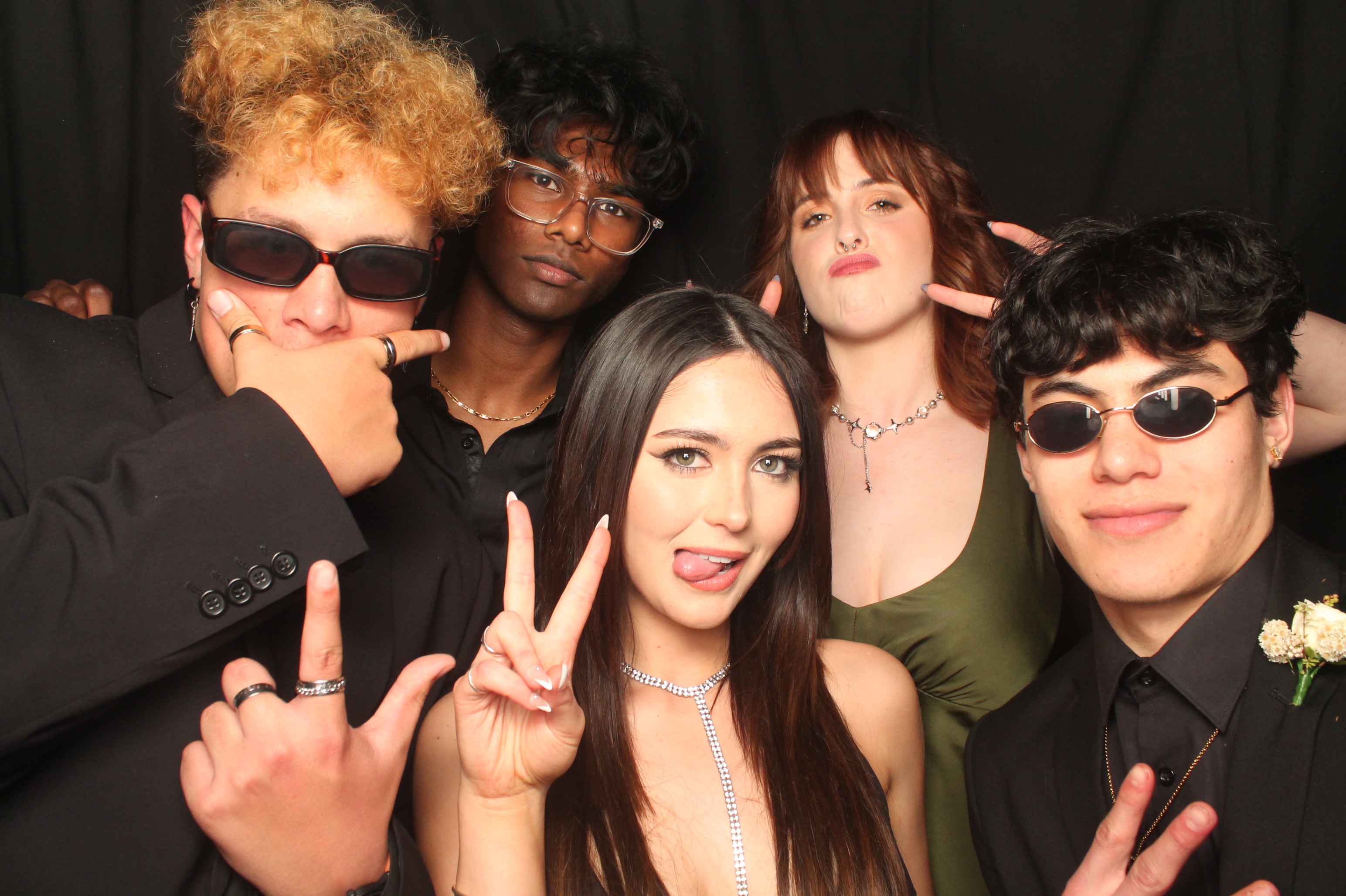 Hutt Valley High School Ball - Booth One | View more photos from the event at wgtngallery.classicphotobooths.co.nz/u/wgtncpbgallery/Hutt-Valley-High-School-Ball-Booth-One