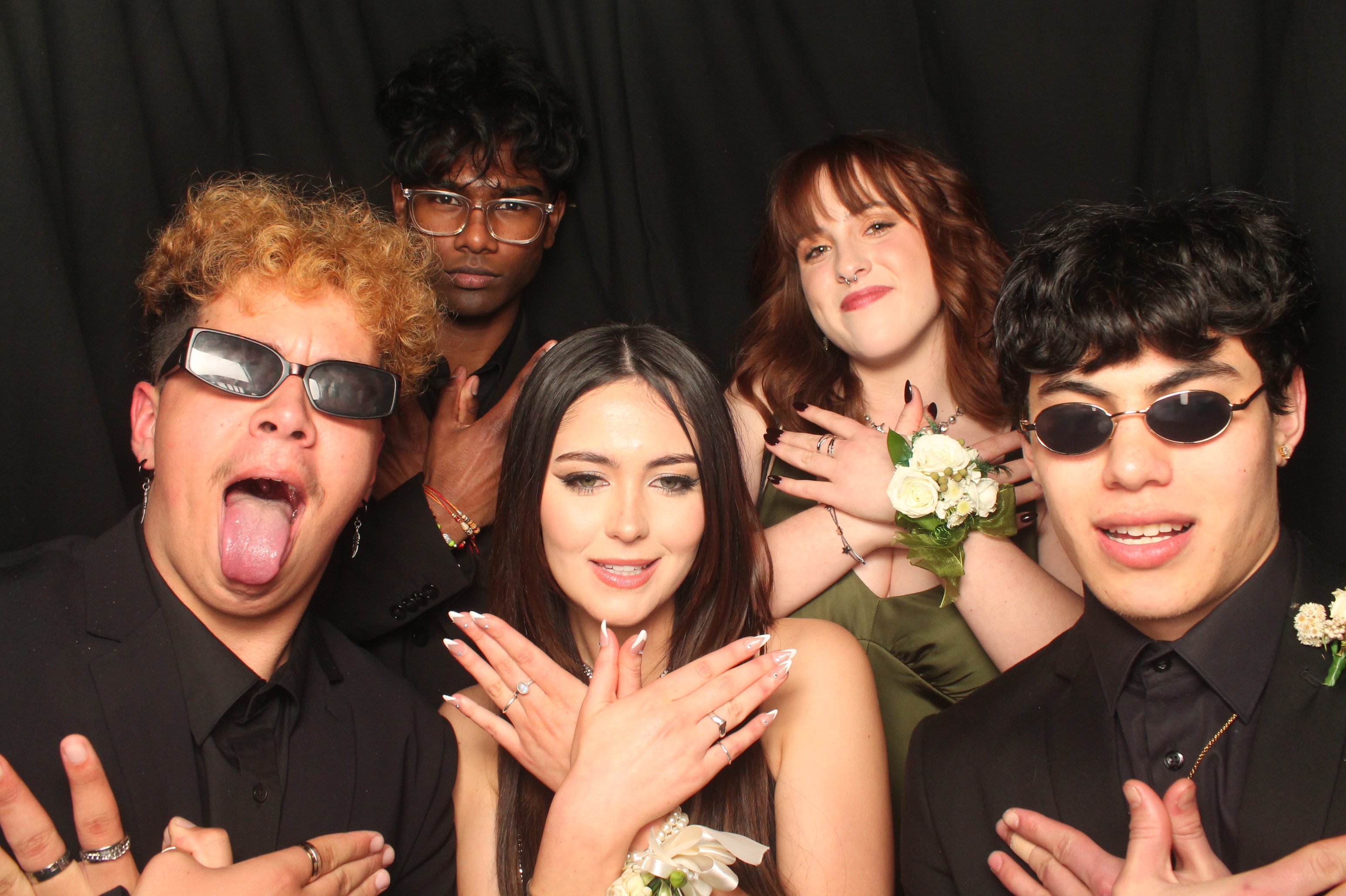 Hutt Valley High School Ball - Booth One | View more photos from the event at wgtngallery.classicphotobooths.co.nz/u/wgtncpbgallery/Hutt-Valley-High-School-Ball-Booth-One