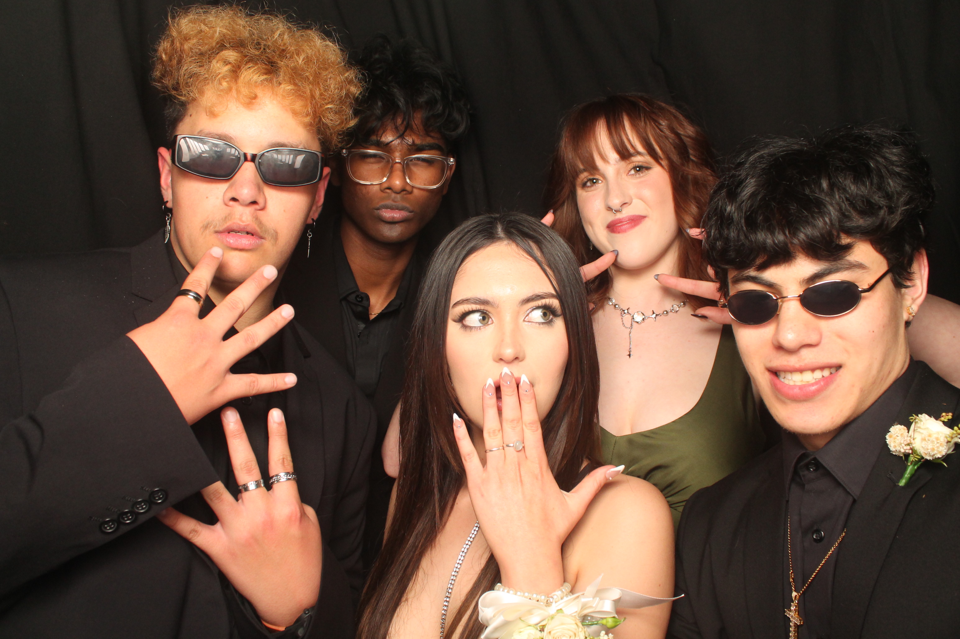 Hutt Valley High School Ball - Booth One | View more photos from the event at wgtngallery.classicphotobooths.co.nz/u/wgtncpbgallery/Hutt-Valley-High-School-Ball-Booth-One