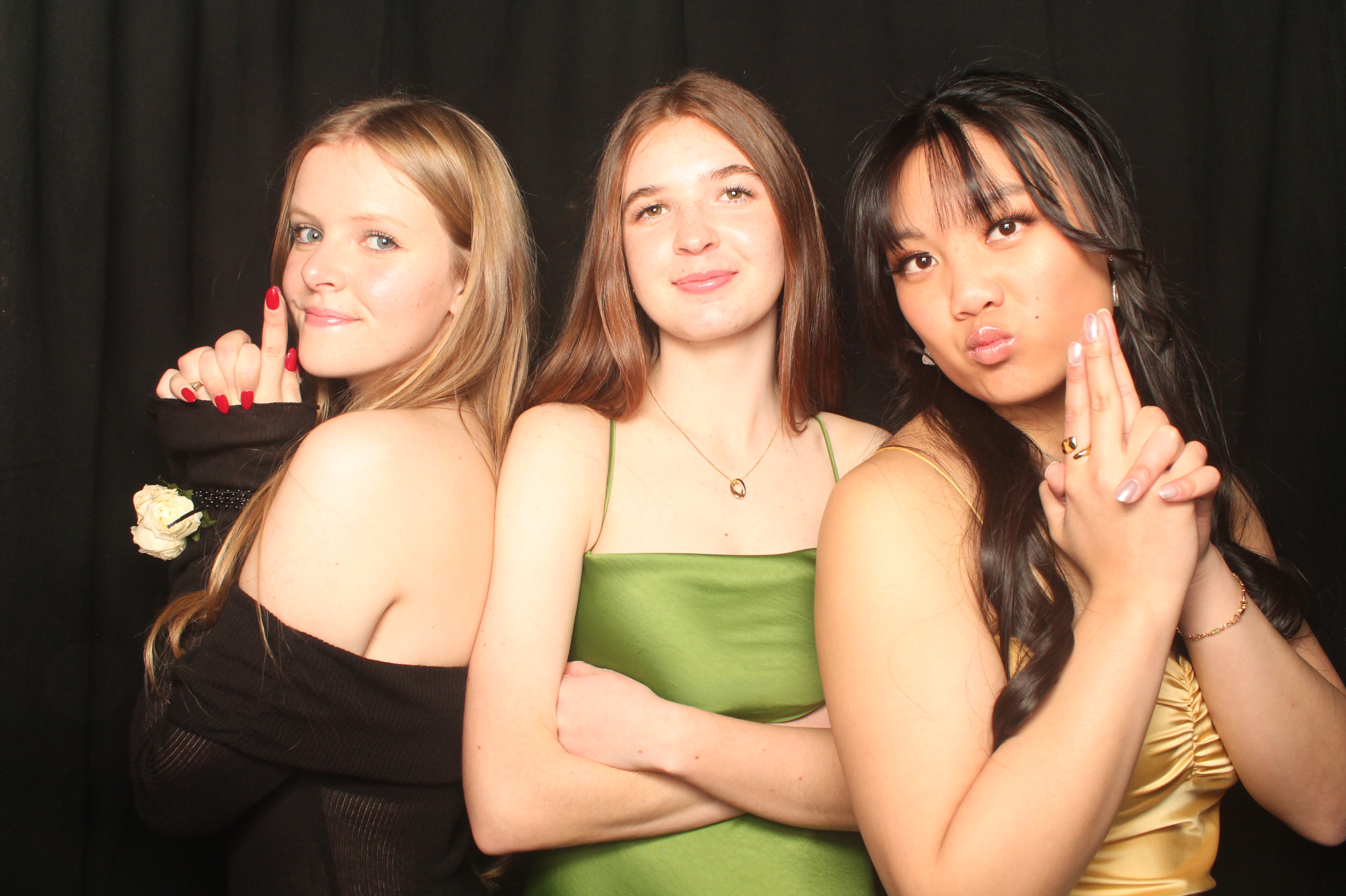 Hutt Valley High School Ball - Booth One | View more photos from the event at wgtngallery.classicphotobooths.co.nz/u/wgtncpbgallery/Hutt-Valley-High-School-Ball-Booth-One