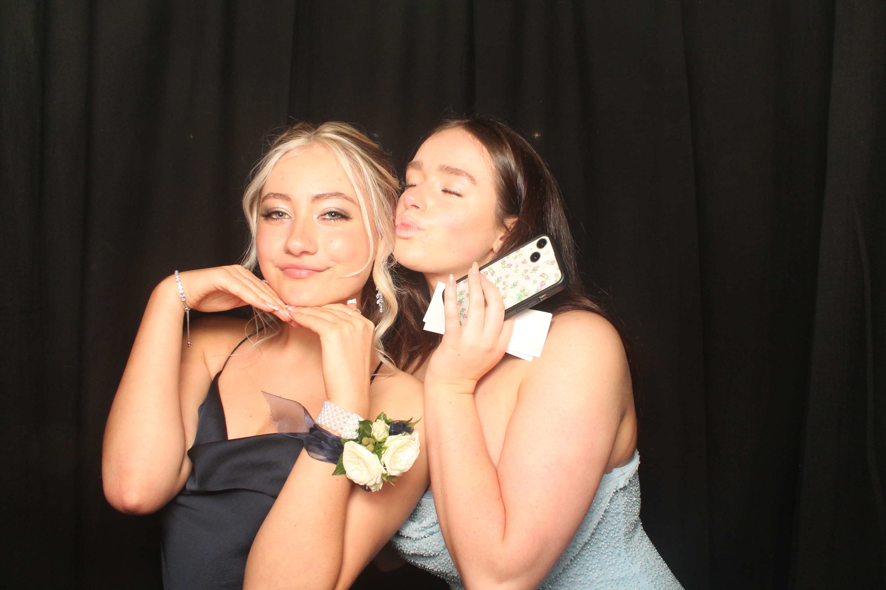 Hutt Valley High School Ball - Booth One | View more photos from the event at wgtngallery.classicphotobooths.co.nz/u/wgtncpbgallery/Hutt-Valley-High-School-Ball-Booth-One