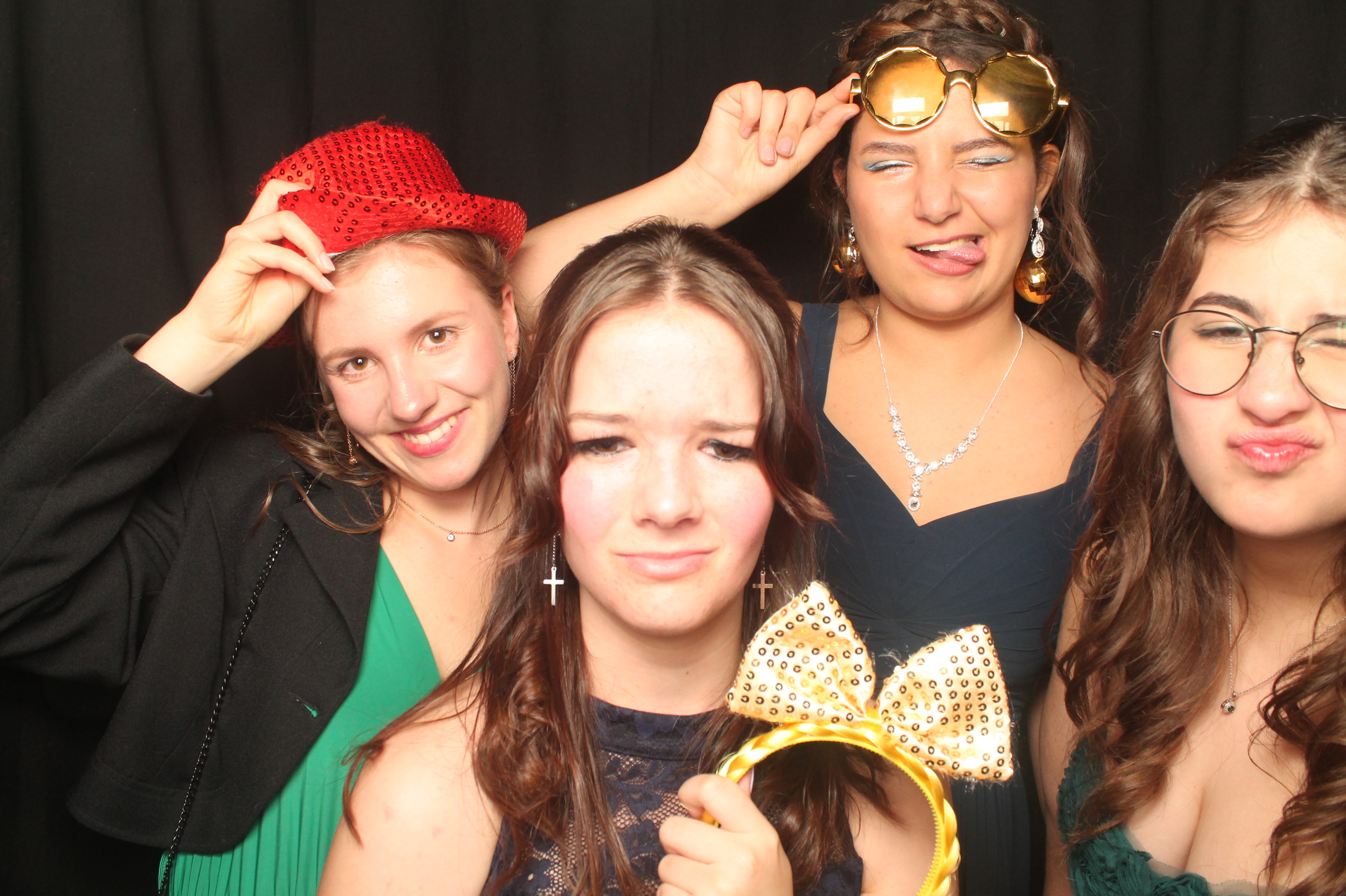 Hutt Valley High School Ball - Booth One | View more photos from the event at wgtngallery.classicphotobooths.co.nz/u/wgtncpbgallery/Hutt-Valley-High-School-Ball-Booth-One