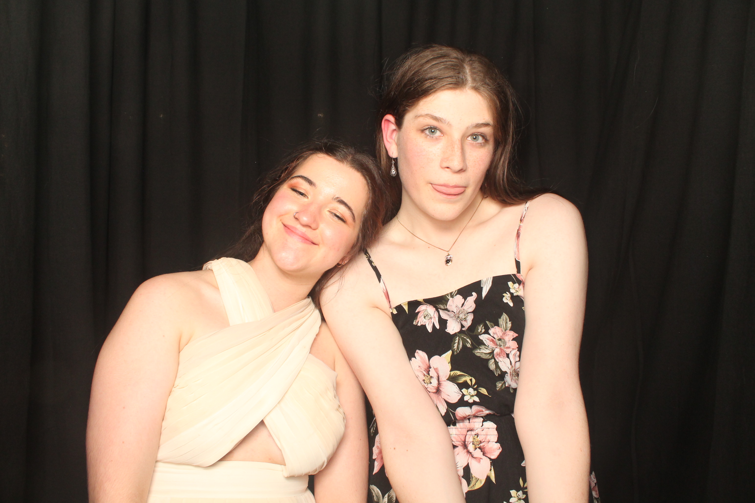 Hutt Valley High School Ball - Booth One | View more photos from the event at wgtngallery.classicphotobooths.co.nz/u/wgtncpbgallery/Hutt-Valley-High-School-Ball-Booth-One