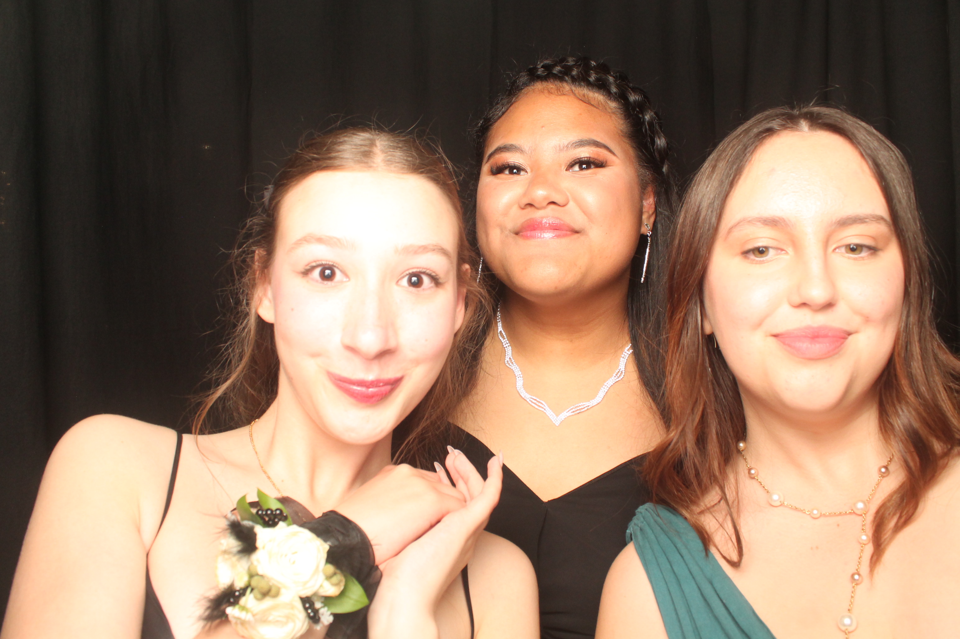 Hutt Valley High School Ball - Booth One | View more photos from the event at wgtngallery.classicphotobooths.co.nz/u/wgtncpbgallery/Hutt-Valley-High-School-Ball-Booth-One