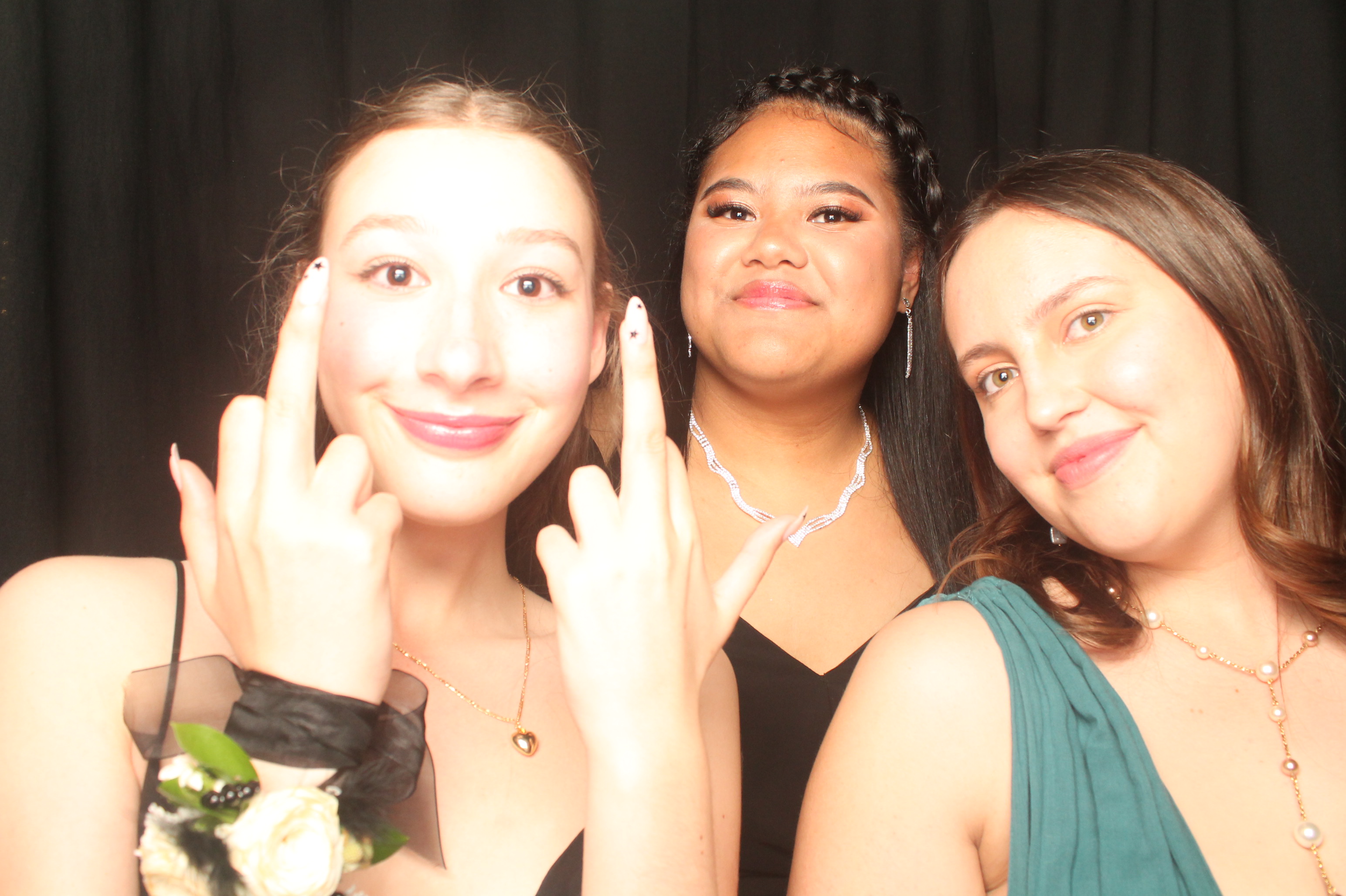 Hutt Valley High School Ball - Booth One | View more photos from the event at wgtngallery.classicphotobooths.co.nz/u/wgtncpbgallery/Hutt-Valley-High-School-Ball-Booth-One