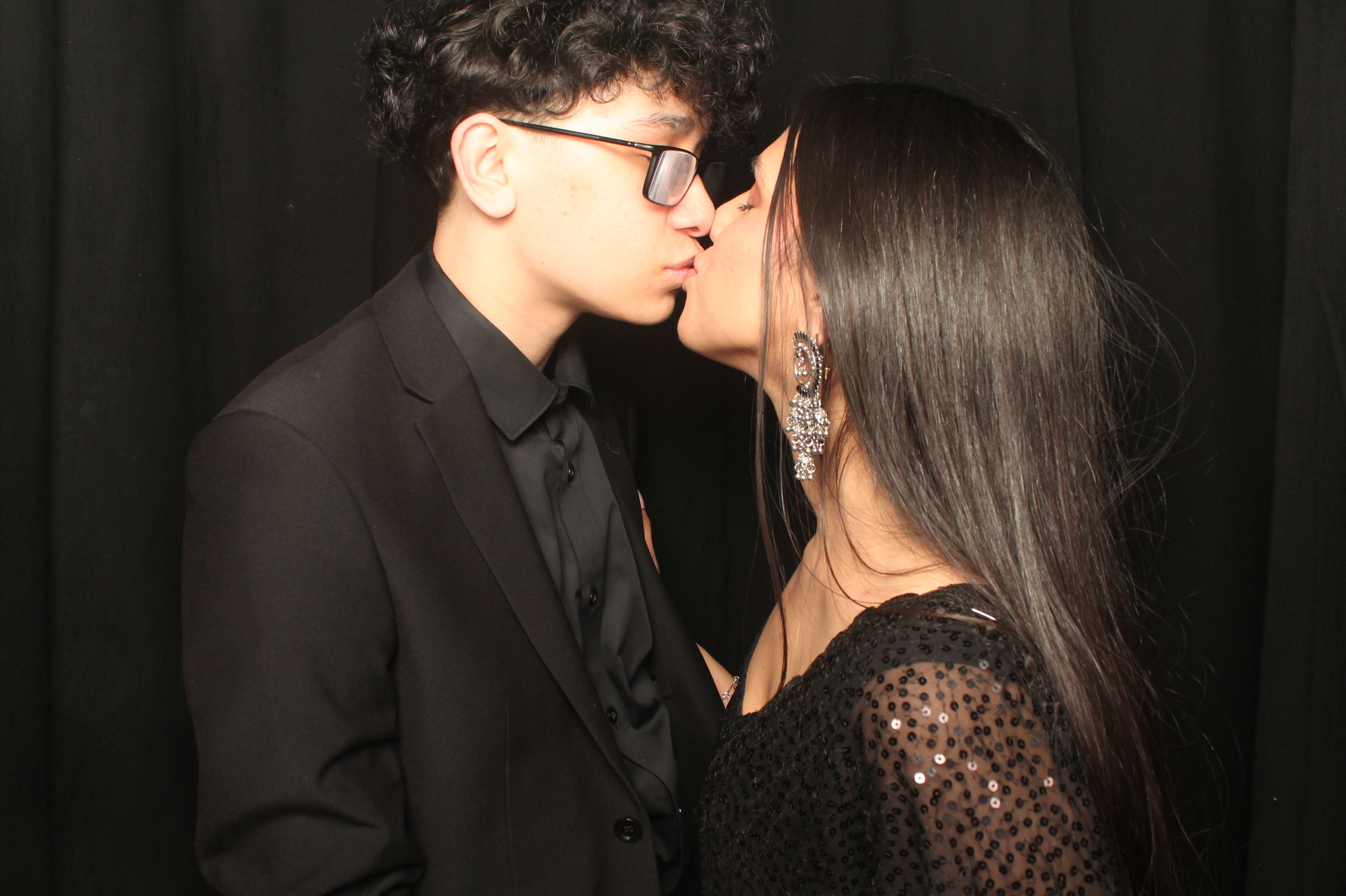 Hutt Valley High School Ball - Booth One | View more photos from the event at wgtngallery.classicphotobooths.co.nz/u/wgtncpbgallery/Hutt-Valley-High-School-Ball-Booth-One