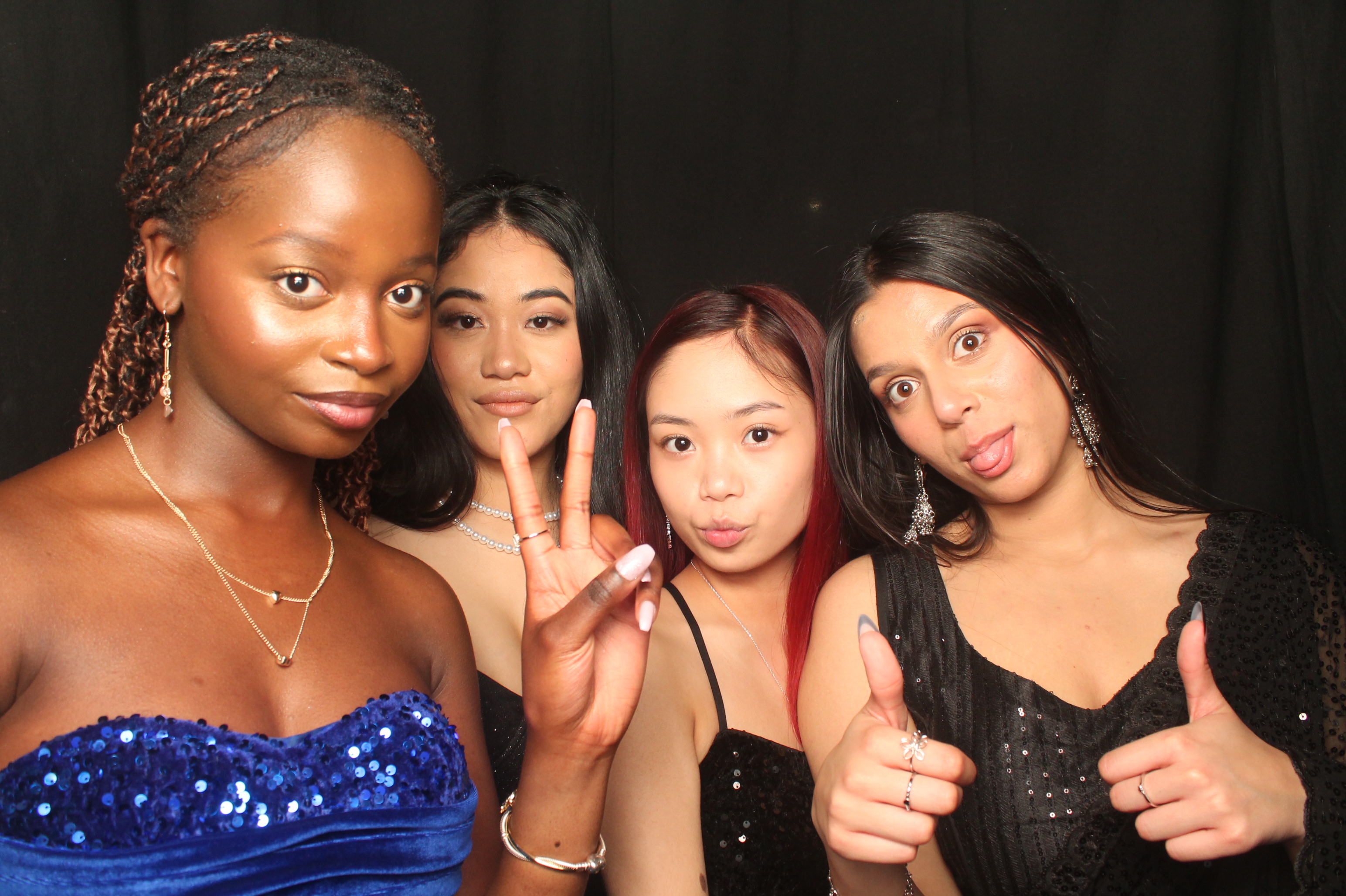 Hutt Valley High School Ball - Booth One | View more photos from the event at wgtngallery.classicphotobooths.co.nz/u/wgtncpbgallery/Hutt-Valley-High-School-Ball-Booth-One