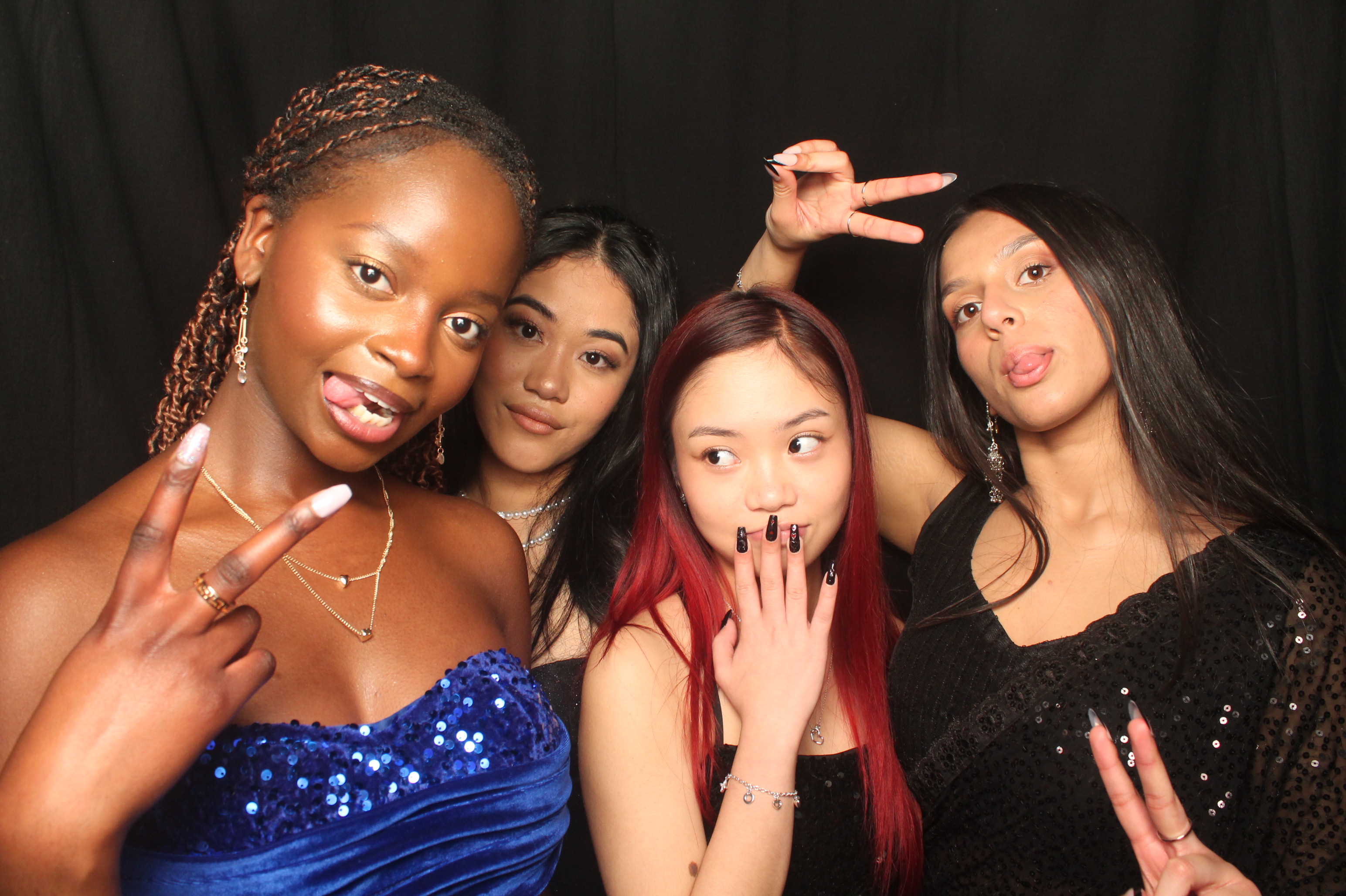 Hutt Valley High School Ball - Booth One | View more photos from the event at wgtngallery.classicphotobooths.co.nz/u/wgtncpbgallery/Hutt-Valley-High-School-Ball-Booth-One