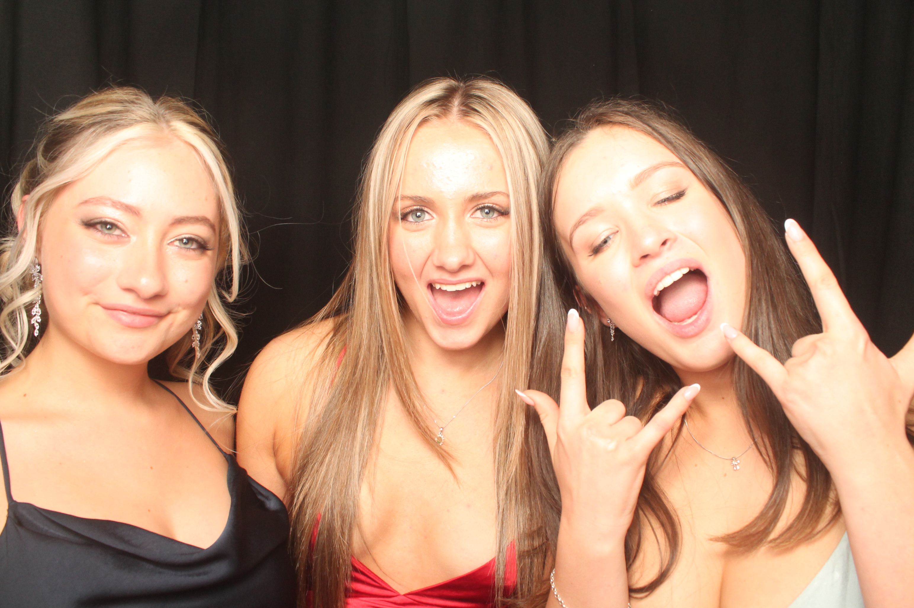 Hutt Valley High School Ball - Booth One | View more photos from the event at wgtngallery.classicphotobooths.co.nz/u/wgtncpbgallery/Hutt-Valley-High-School-Ball-Booth-One