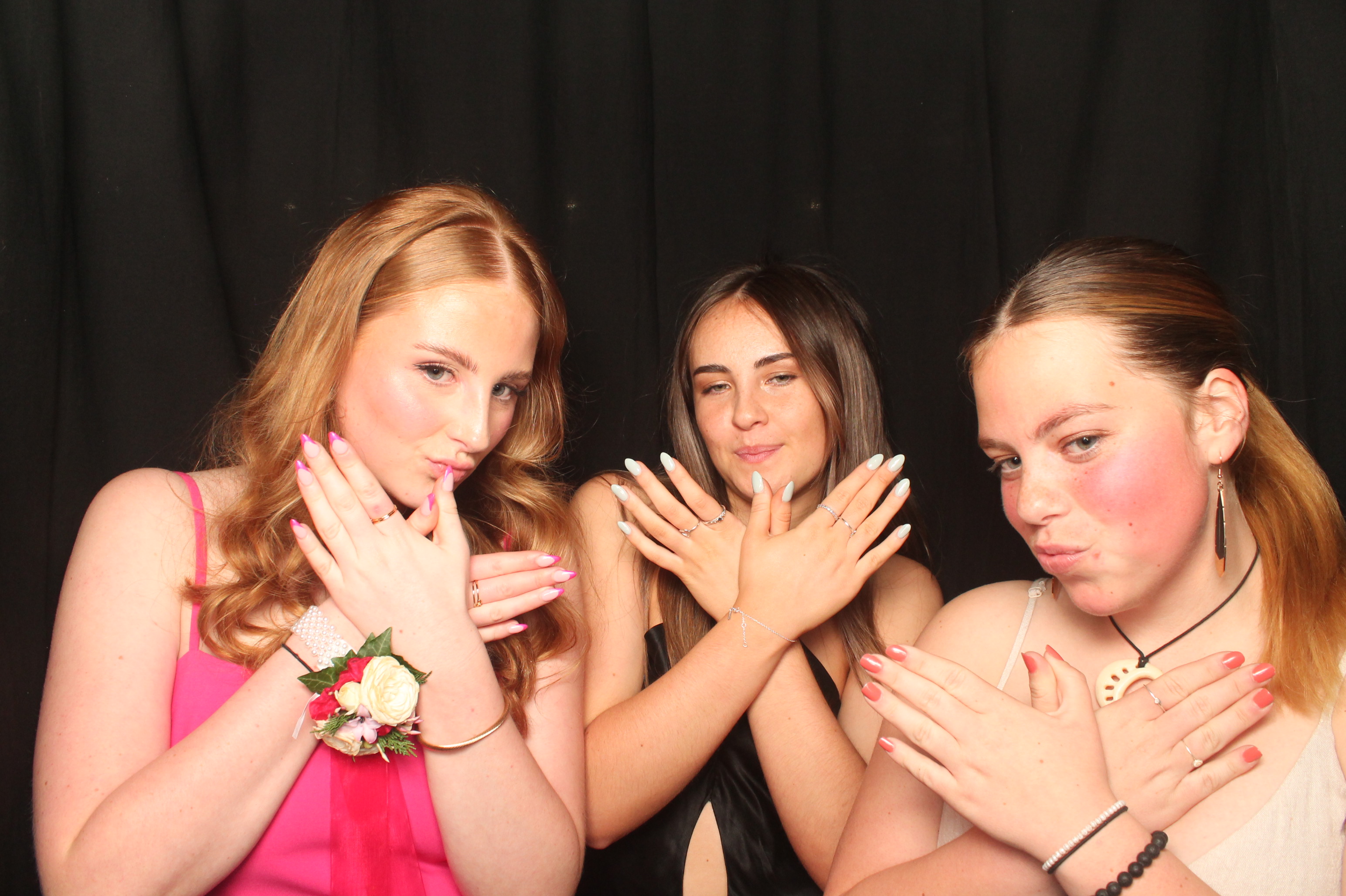 Hutt Valley High School Ball - Booth One | View more photos from the event at wgtngallery.classicphotobooths.co.nz/u/wgtncpbgallery/Hutt-Valley-High-School-Ball-Booth-One