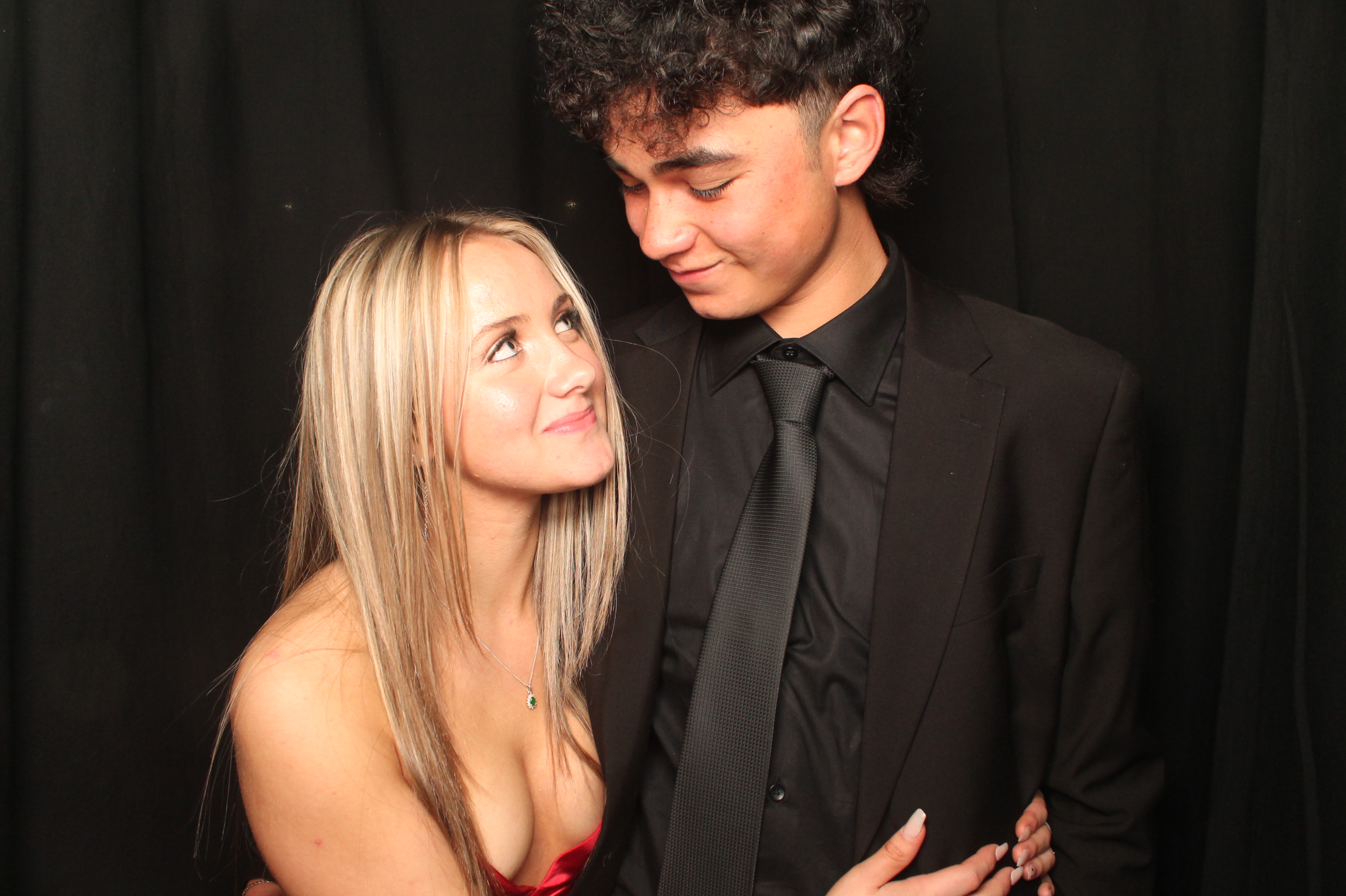 Hutt Valley High School Ball - Booth One | View more photos from the event at wgtngallery.classicphotobooths.co.nz/u/wgtncpbgallery/Hutt-Valley-High-School-Ball-Booth-One