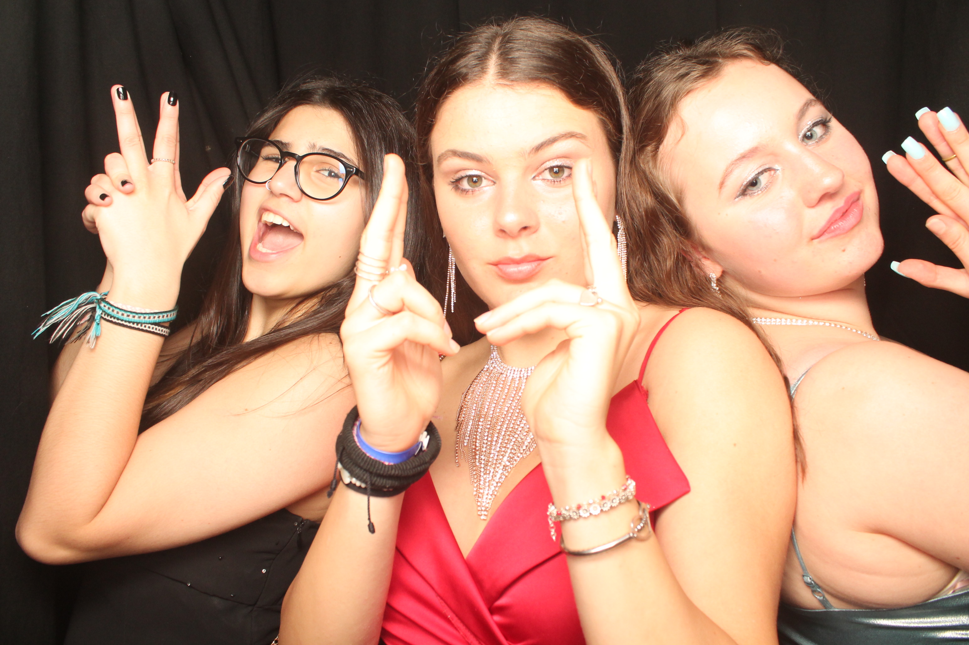 Hutt Valley High School Ball - Booth One | View more photos from the event at wgtngallery.classicphotobooths.co.nz/u/wgtncpbgallery/Hutt-Valley-High-School-Ball-Booth-One