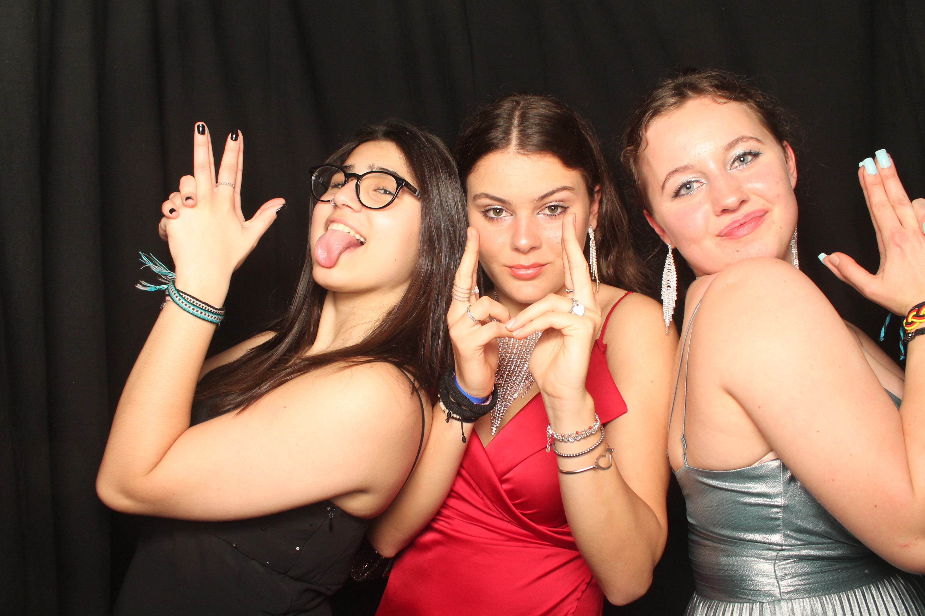 Hutt Valley High School Ball - Booth One | View more photos from the event at wgtngallery.classicphotobooths.co.nz/u/wgtncpbgallery/Hutt-Valley-High-School-Ball-Booth-One