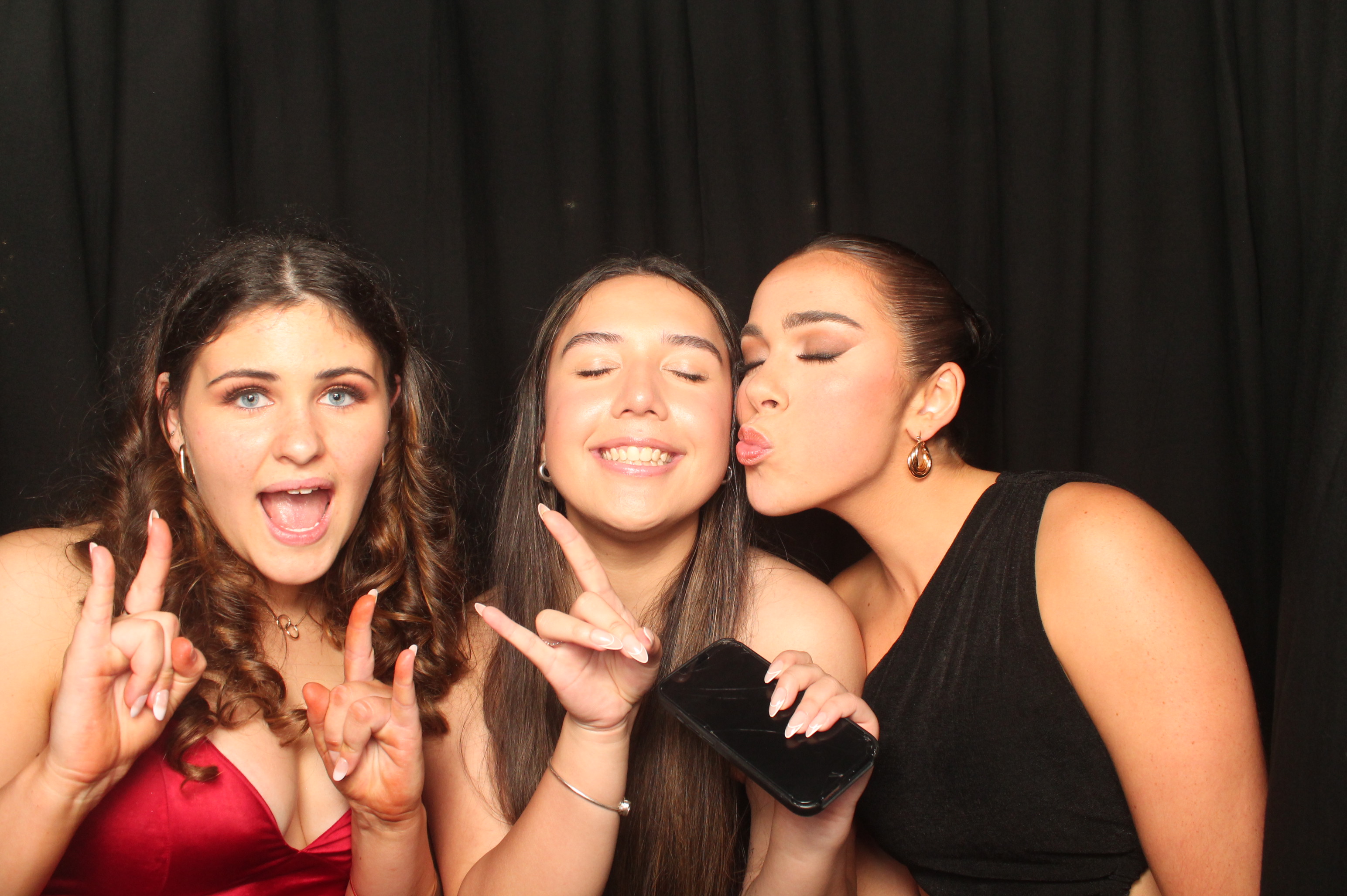 Hutt Valley High School Ball - Booth One | View more photos from the event at wgtngallery.classicphotobooths.co.nz/u/wgtncpbgallery/Hutt-Valley-High-School-Ball-Booth-One