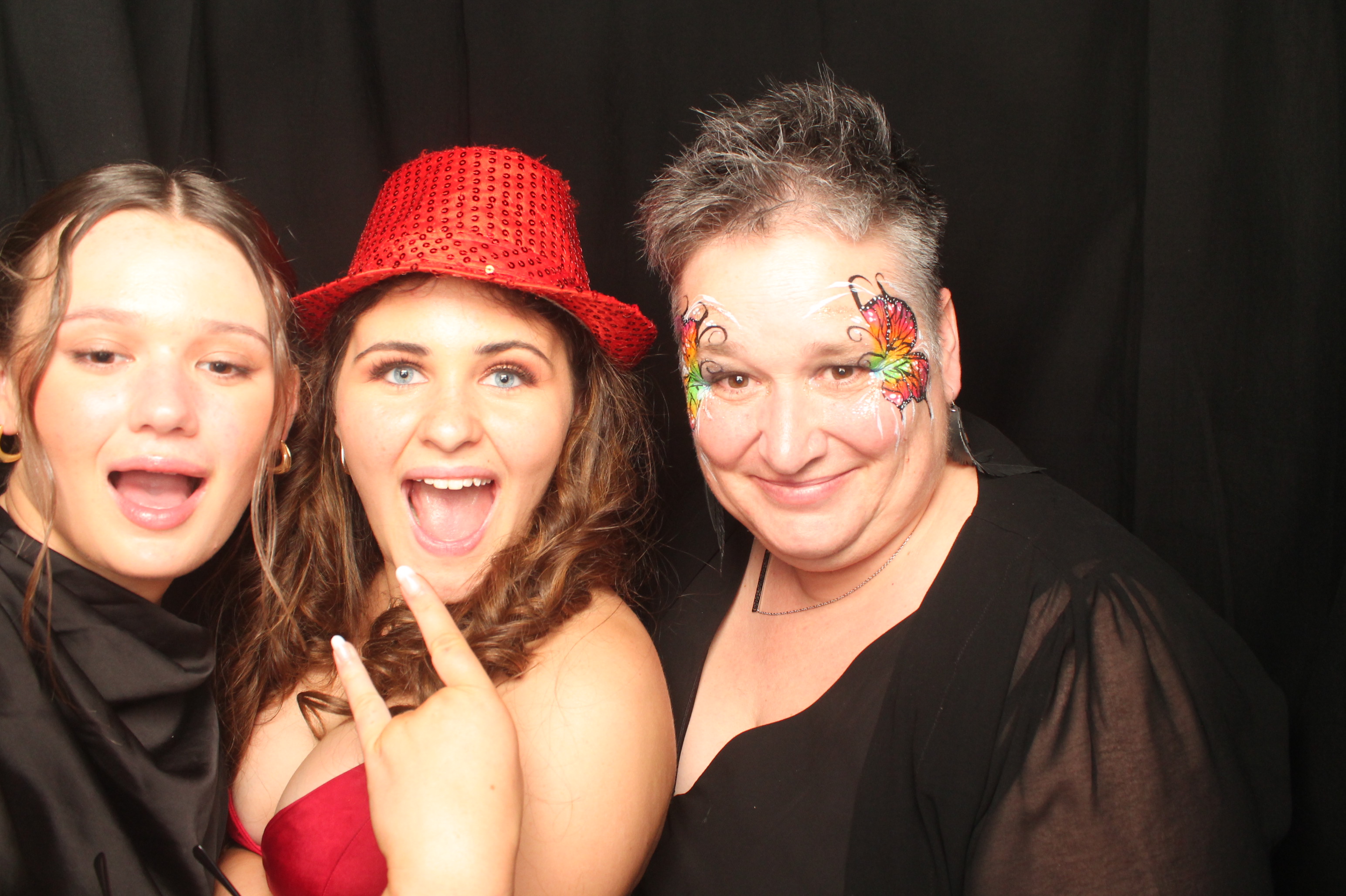 Hutt Valley High School Ball - Booth One | View more photos from the event at wgtngallery.classicphotobooths.co.nz/u/wgtncpbgallery/Hutt-Valley-High-School-Ball-Booth-One