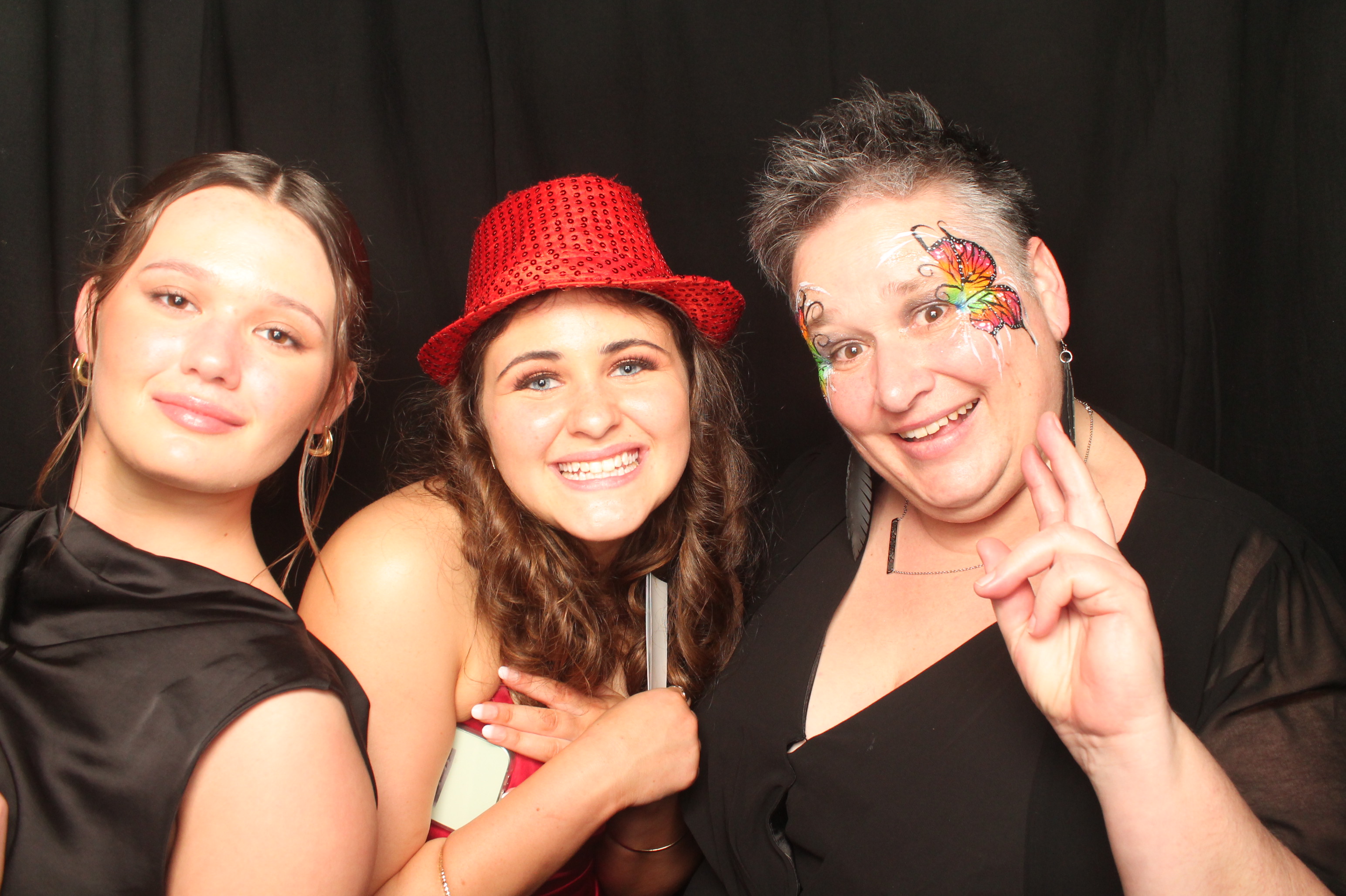 Hutt Valley High School Ball - Booth One | View more photos from the event at wgtngallery.classicphotobooths.co.nz/u/wgtncpbgallery/Hutt-Valley-High-School-Ball-Booth-One