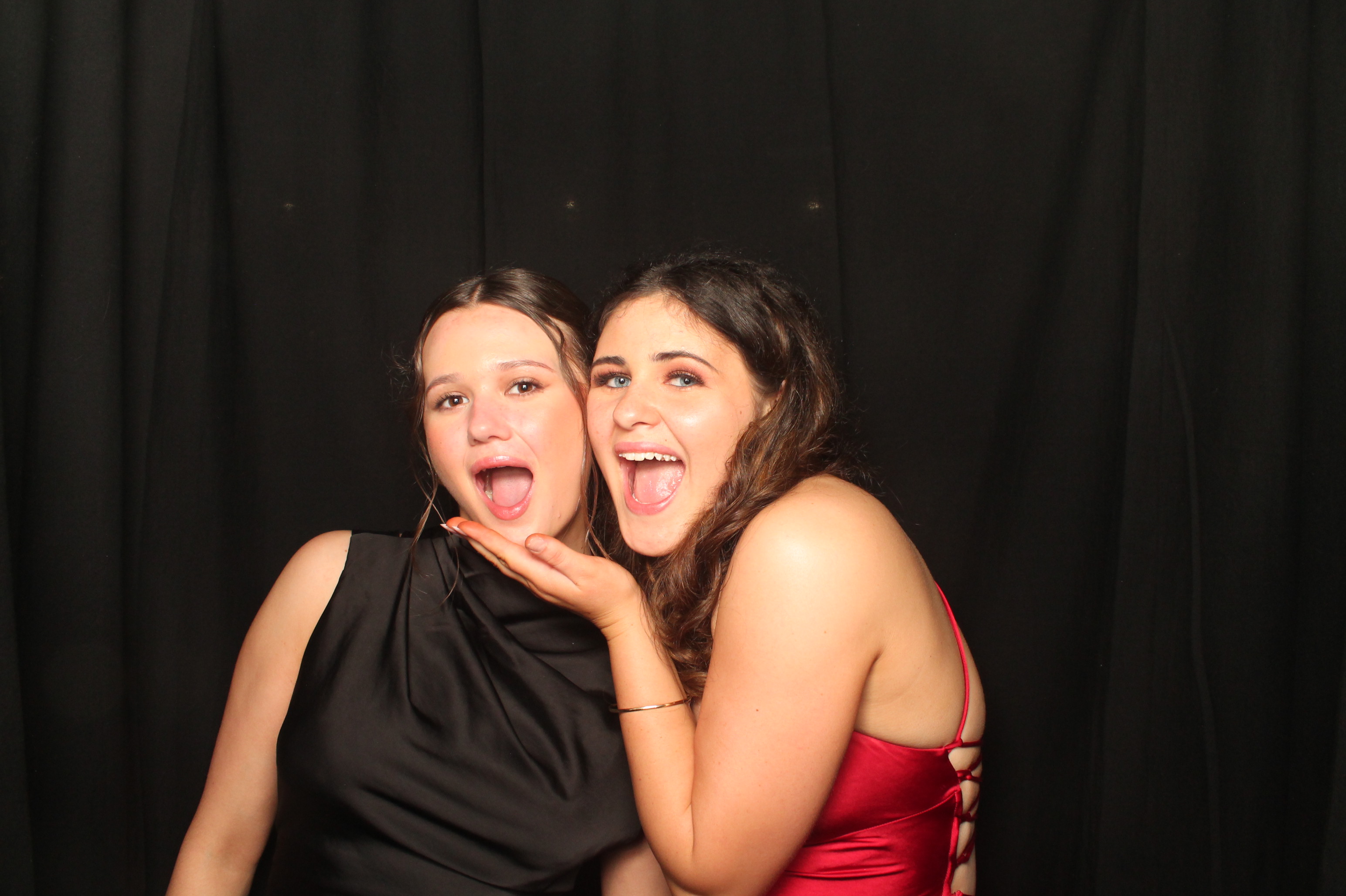 Hutt Valley High School Ball - Booth One | View more photos from the event at wgtngallery.classicphotobooths.co.nz/u/wgtncpbgallery/Hutt-Valley-High-School-Ball-Booth-One