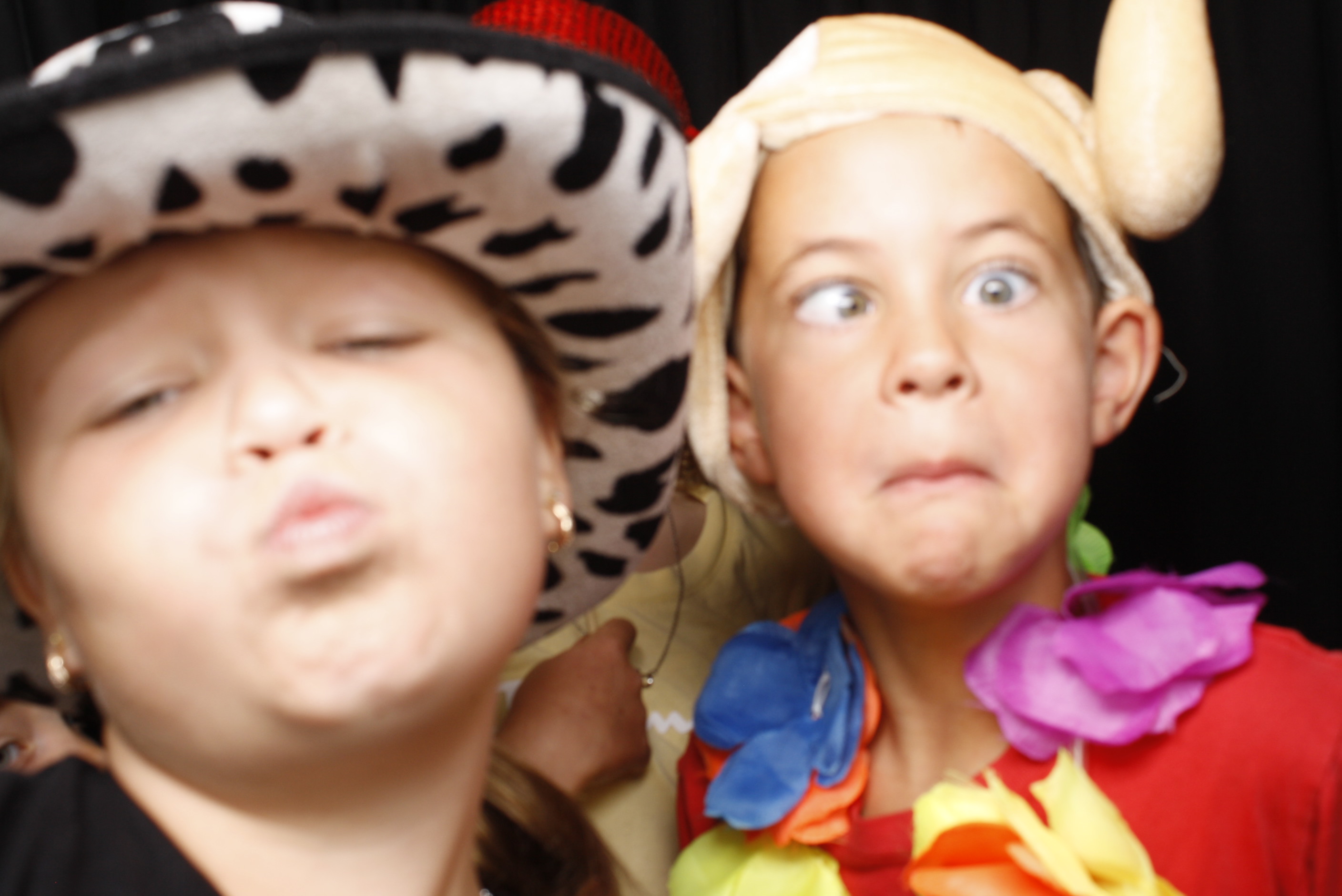 Huxford Wedding (After Midnight) | View more photos from the event at wgtngallery.classicphotobooths.co.nz/u/wgtncpbgallery/Huxford-Wedding-After-Midnight