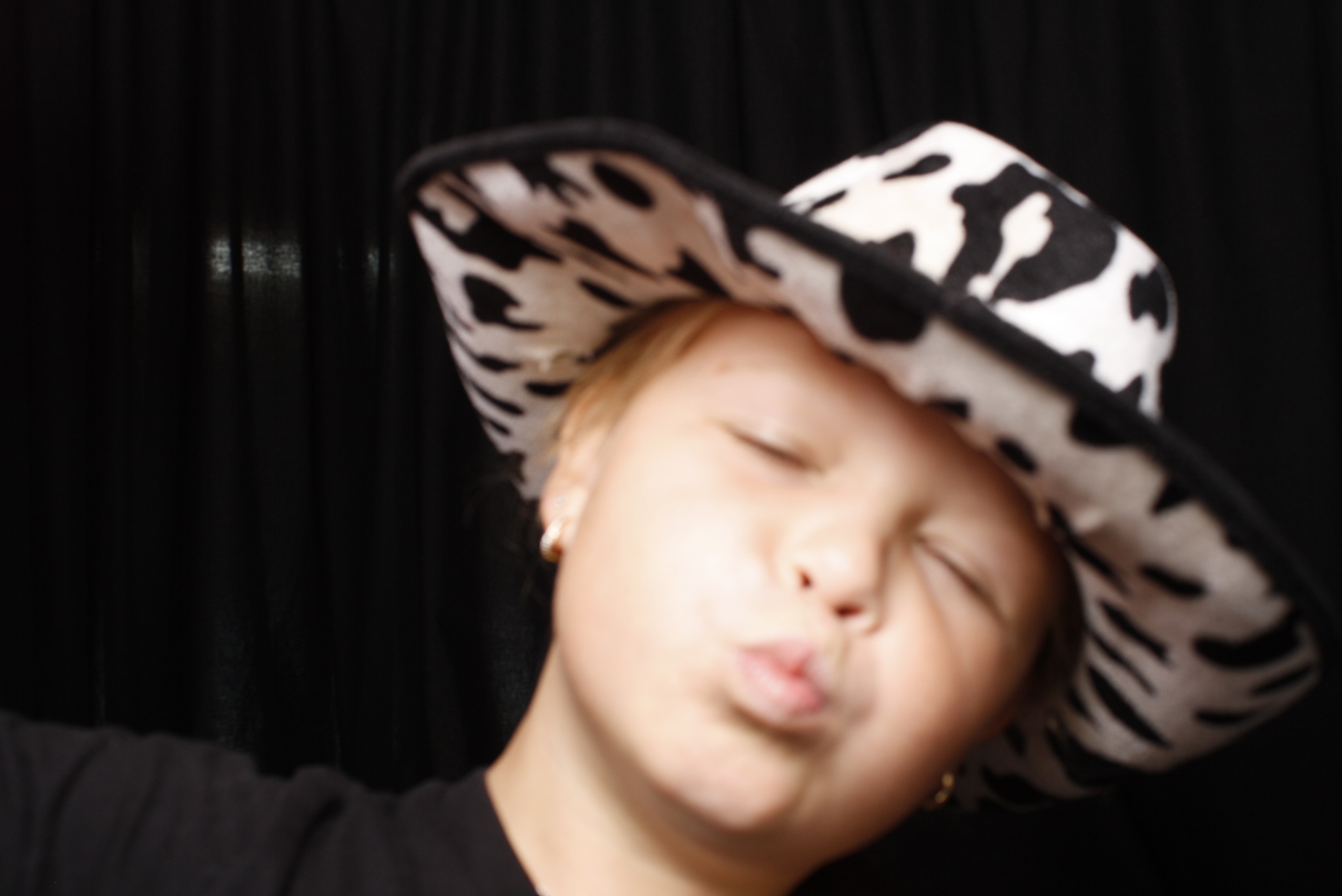 Huxford Wedding (After Midnight) | View more photos from the event at wgtngallery.classicphotobooths.co.nz/u/wgtncpbgallery/Huxford-Wedding-After-Midnight