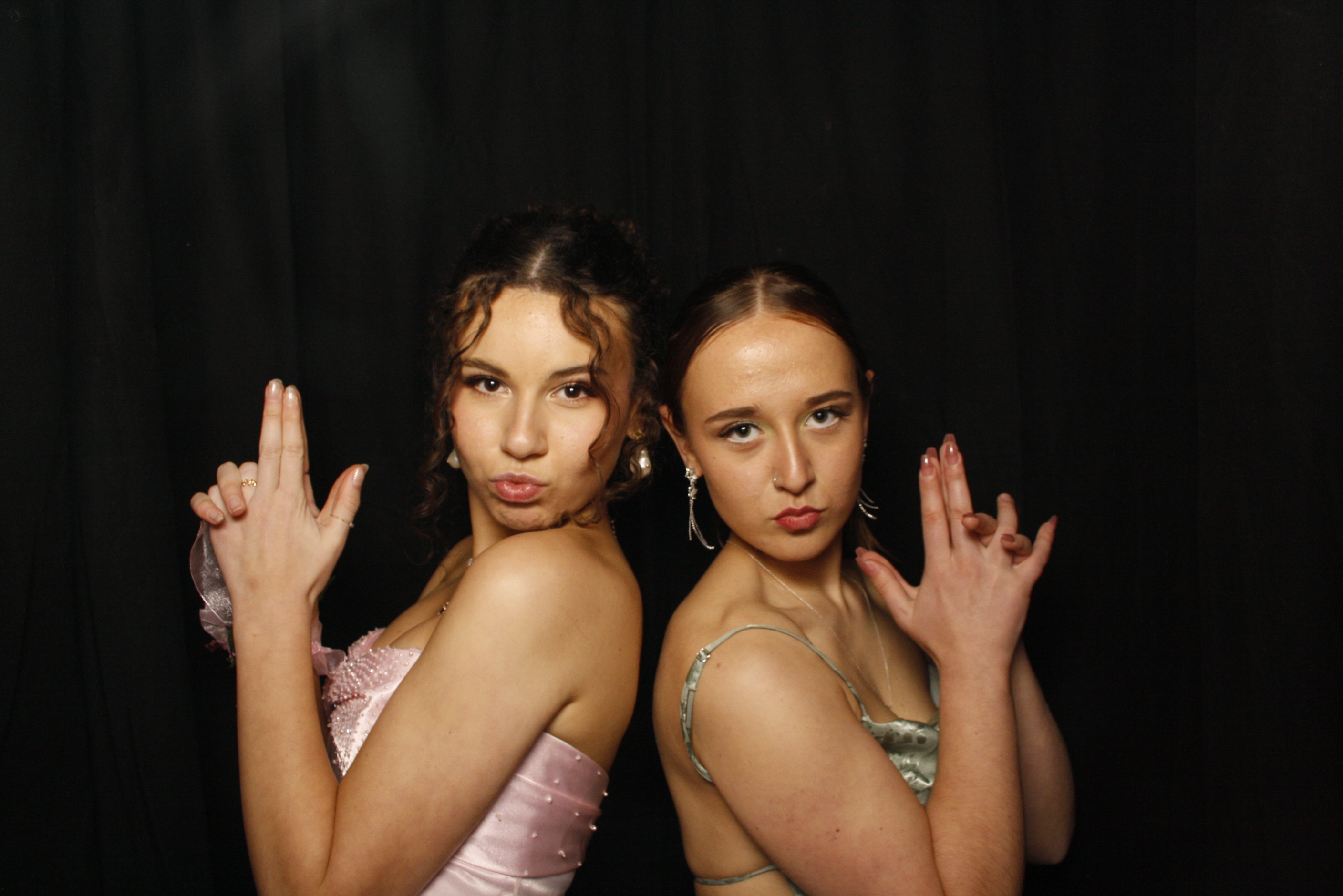 Solway College Ball | View more photos from the event at wgtngallery.classicphotobooths.co.nz/u/wgtncpbgallery/Solway-College-Ball