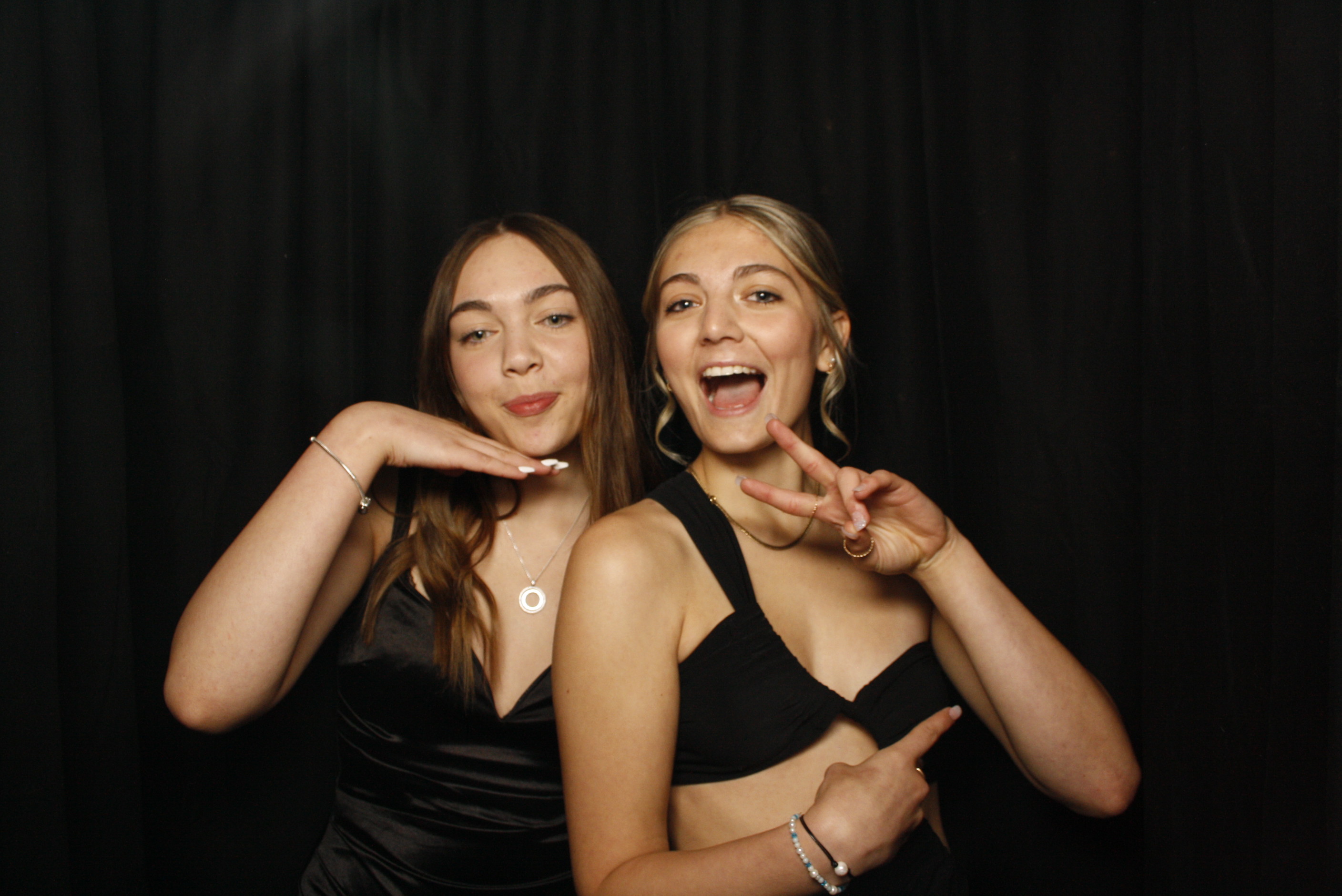 Solway College Ball | View more photos from the event at wgtngallery.classicphotobooths.co.nz/u/wgtncpbgallery/Solway-College-Ball