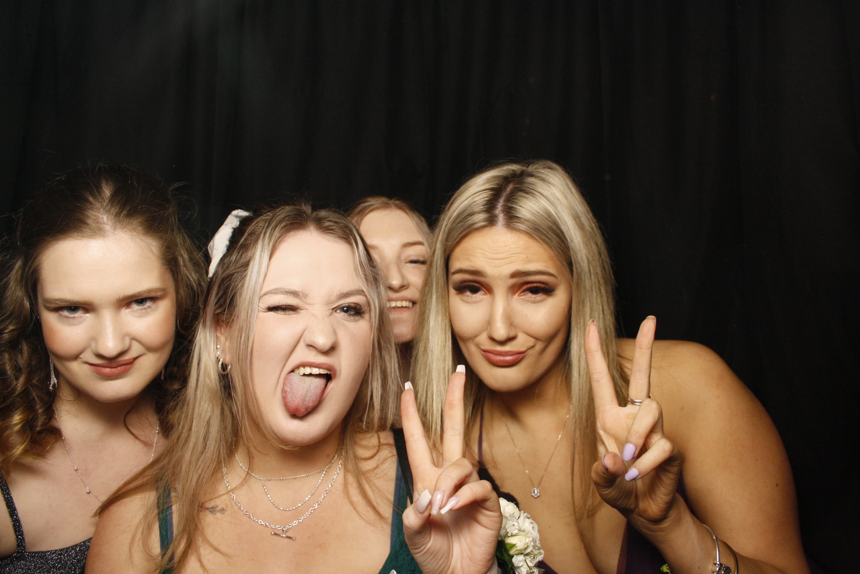 Solway College Ball | View more photos from the event at wgtngallery.classicphotobooths.co.nz/u/wgtncpbgallery/Solway-College-Ball