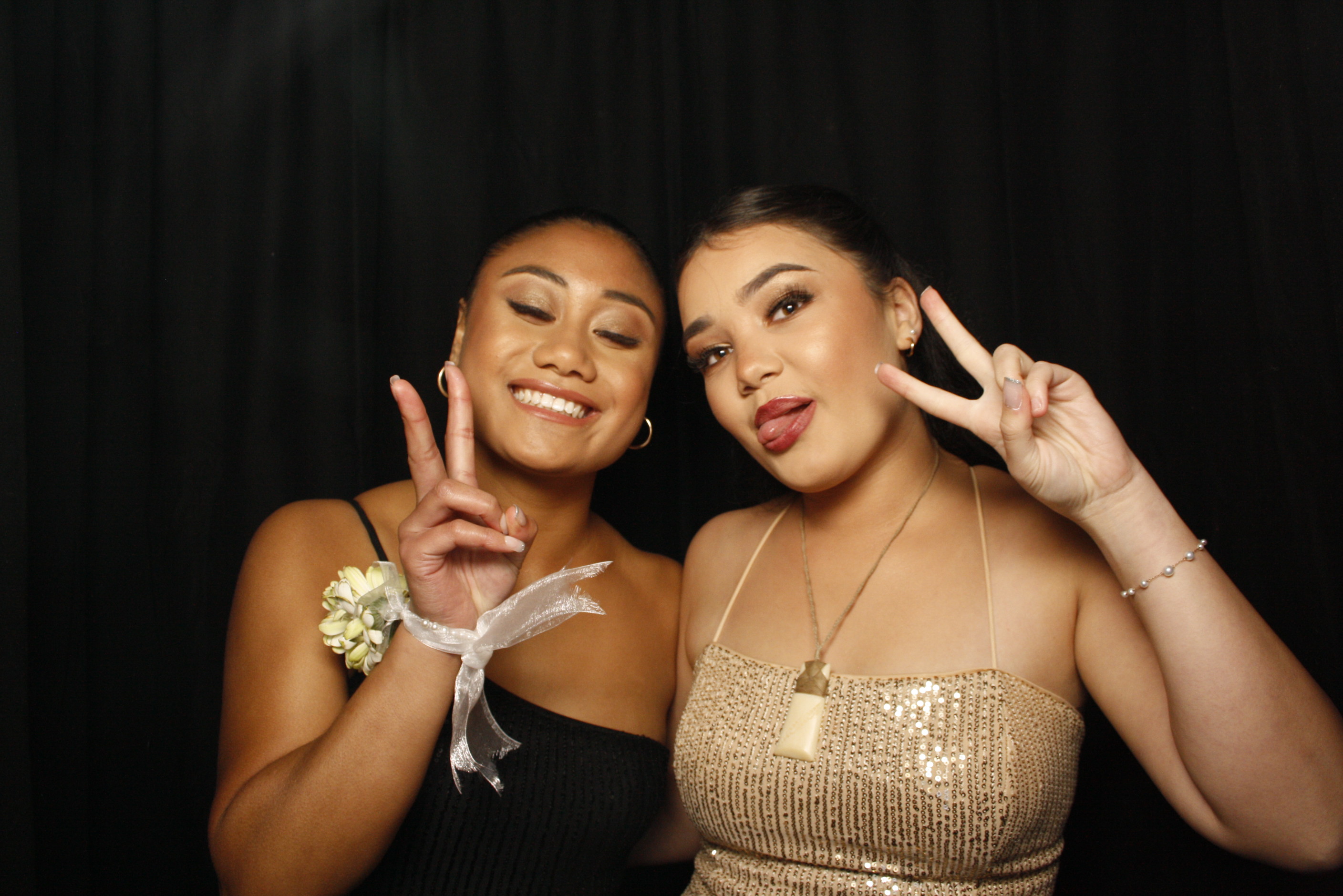 Solway College Ball | View more photos from the event at wgtngallery.classicphotobooths.co.nz/u/wgtncpbgallery/Solway-College-Ball