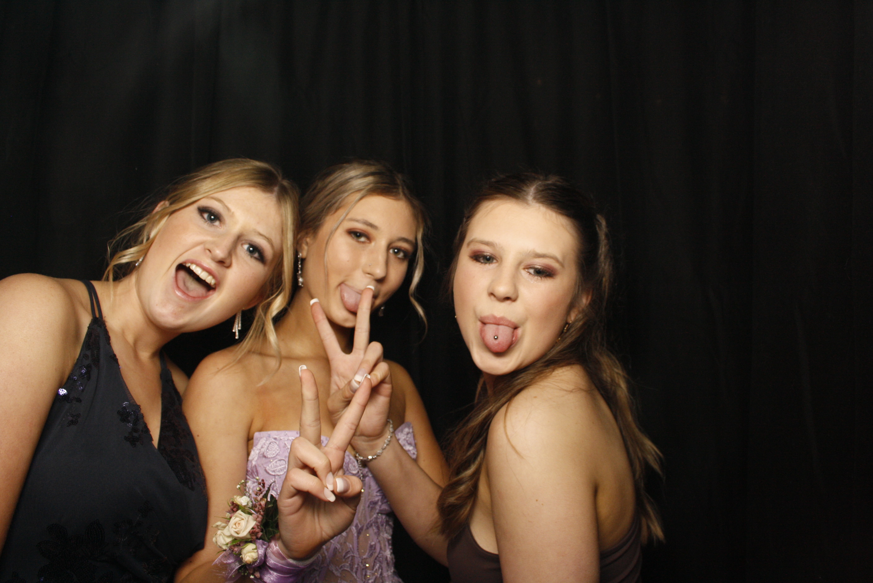 Solway College Ball | View more photos from the event at wgtngallery.classicphotobooths.co.nz/u/wgtncpbgallery/Solway-College-Ball