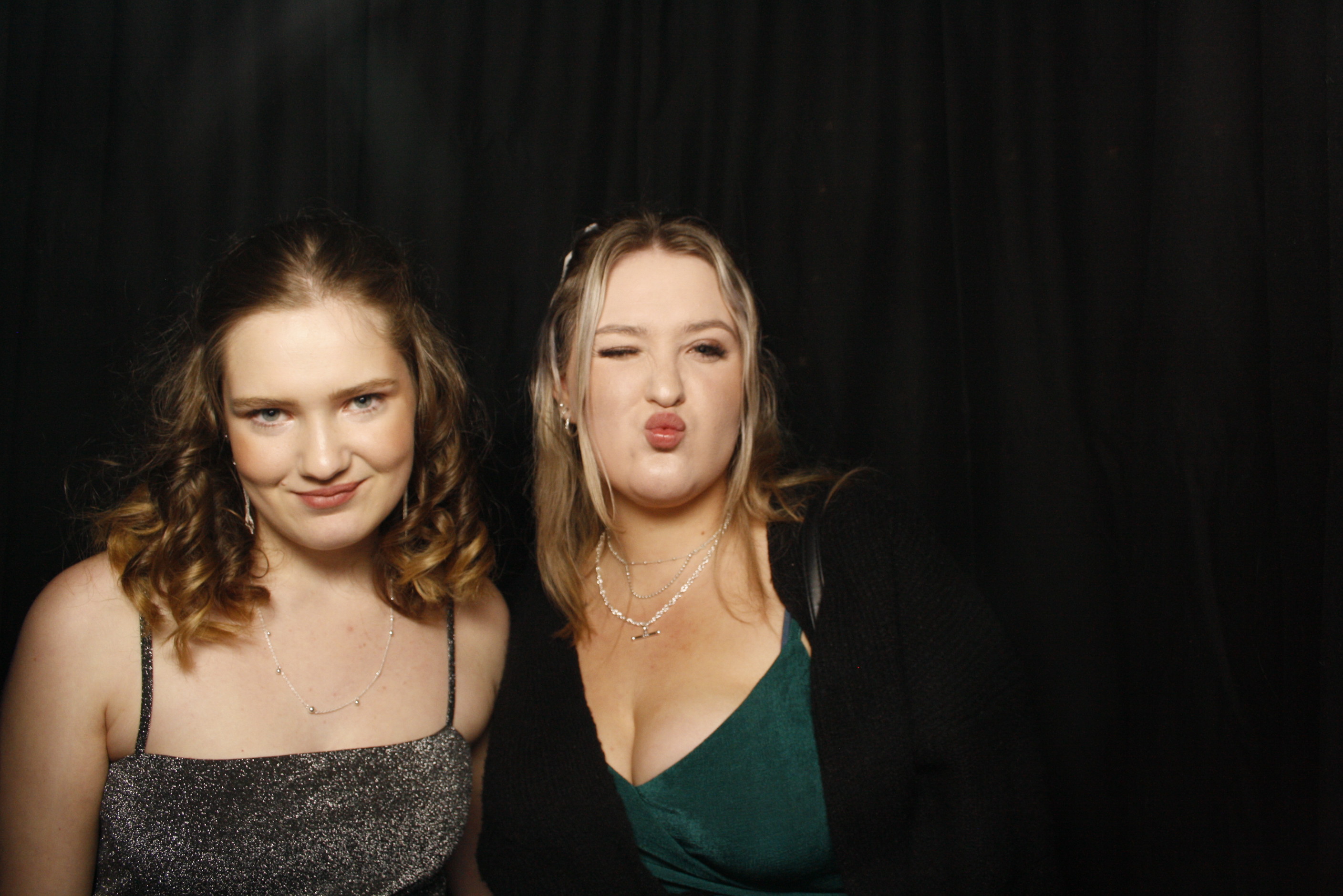 Solway College Ball | View more photos from the event at wgtngallery.classicphotobooths.co.nz/u/wgtncpbgallery/Solway-College-Ball