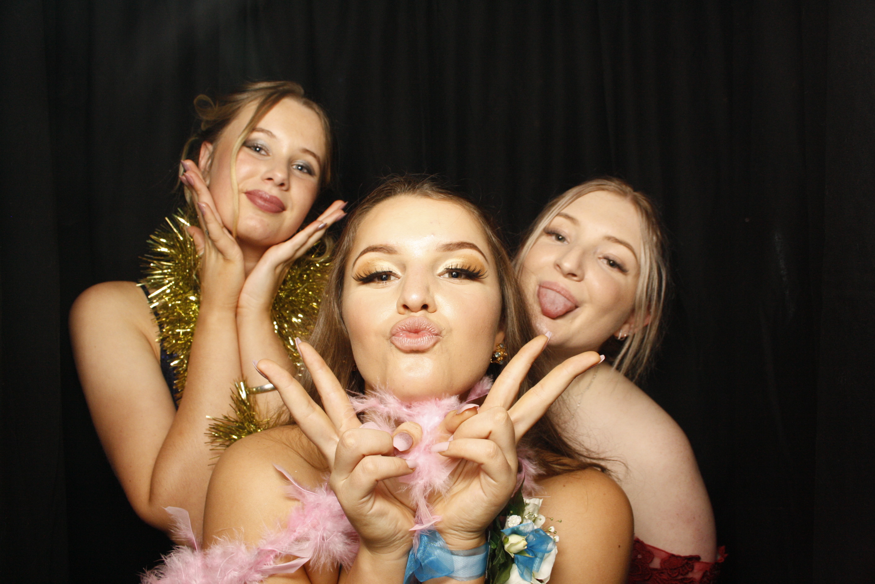 Solway College Ball | View more photos from the event at wgtngallery.classicphotobooths.co.nz/u/wgtncpbgallery/Solway-College-Ball