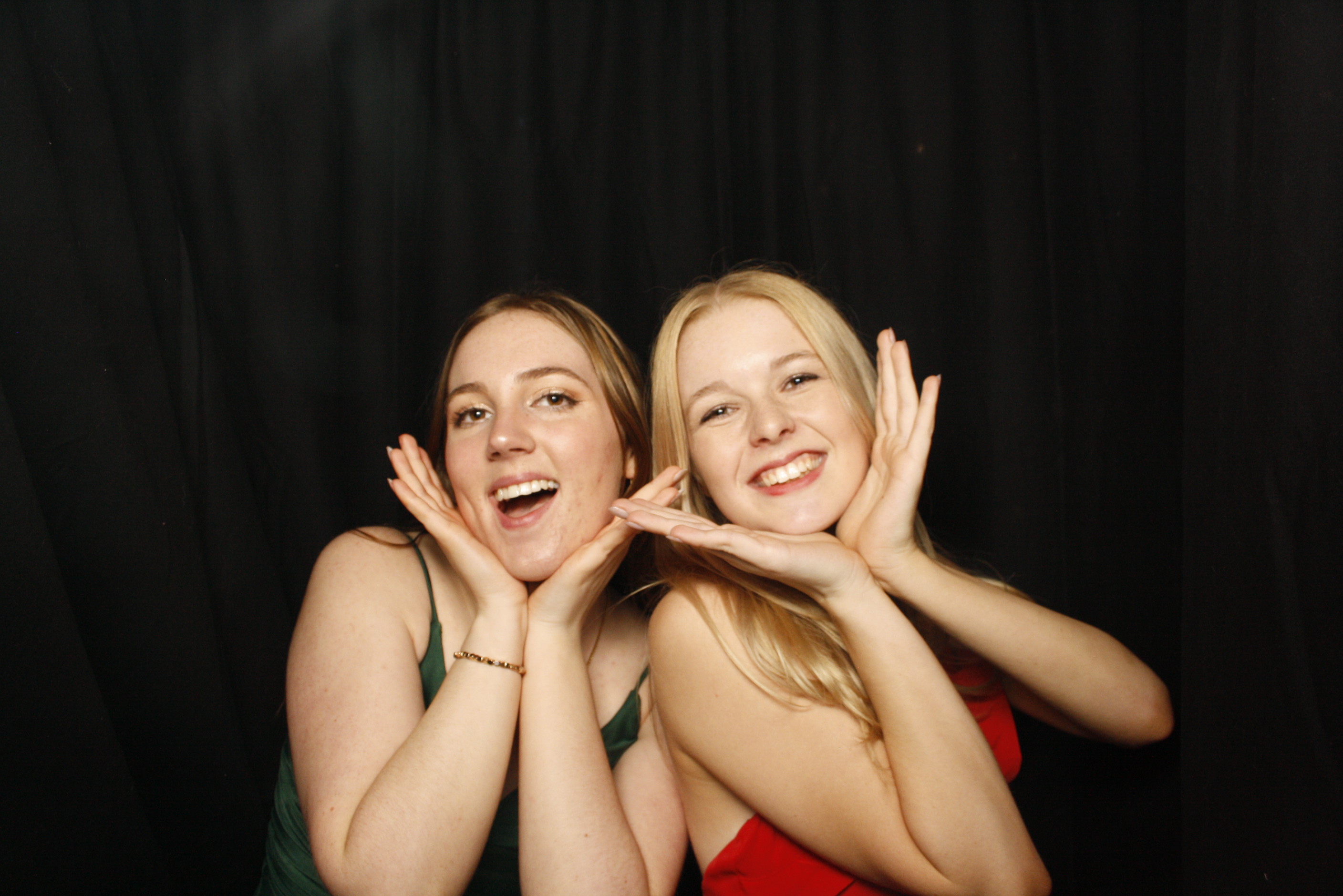 Solway College Ball | View more photos from the event at wgtngallery.classicphotobooths.co.nz/u/wgtncpbgallery/Solway-College-Ball