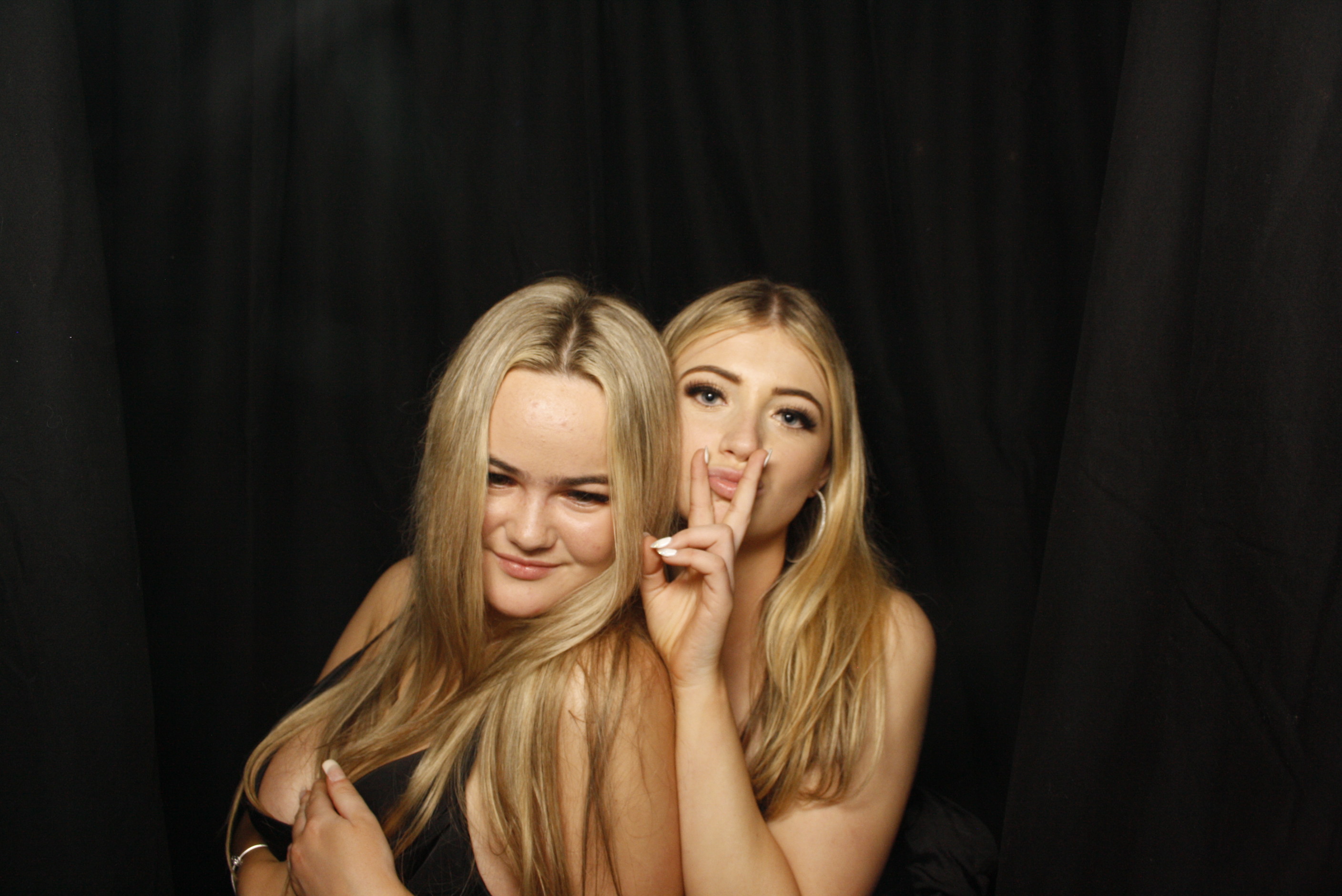 Solway College Ball | View more photos from the event at wgtngallery.classicphotobooths.co.nz/u/wgtncpbgallery/Solway-College-Ball