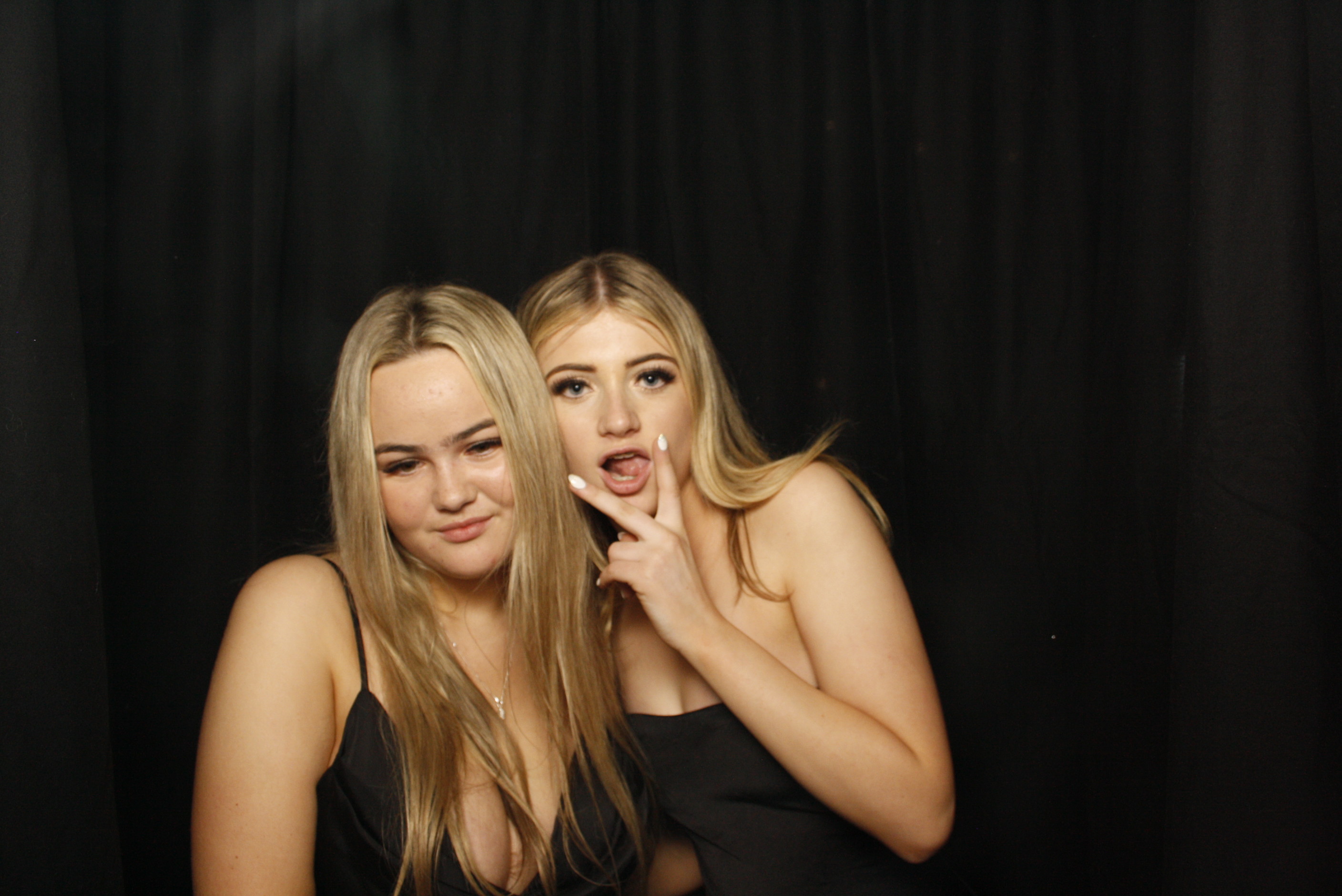 Solway College Ball | View more photos from the event at wgtngallery.classicphotobooths.co.nz/u/wgtncpbgallery/Solway-College-Ball