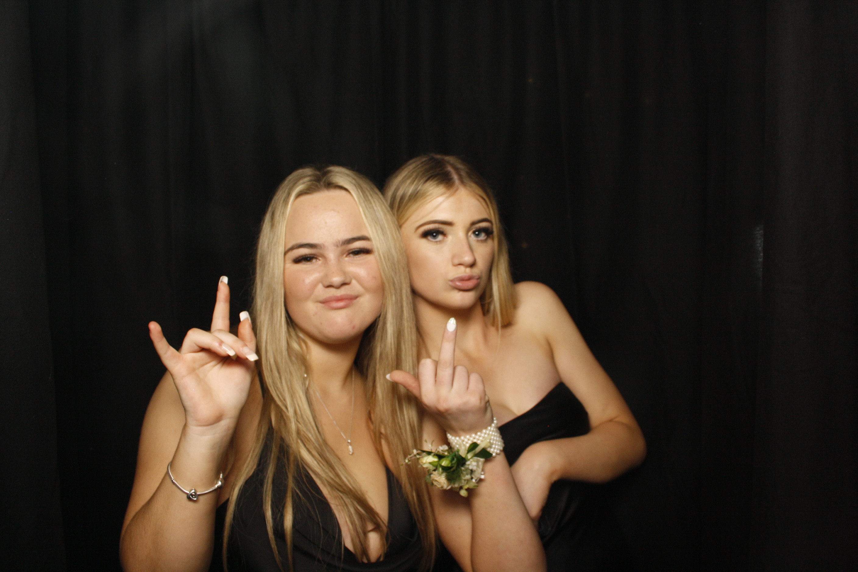 Solway College Ball | View more photos from the event at wgtngallery.classicphotobooths.co.nz/u/wgtncpbgallery/Solway-College-Ball