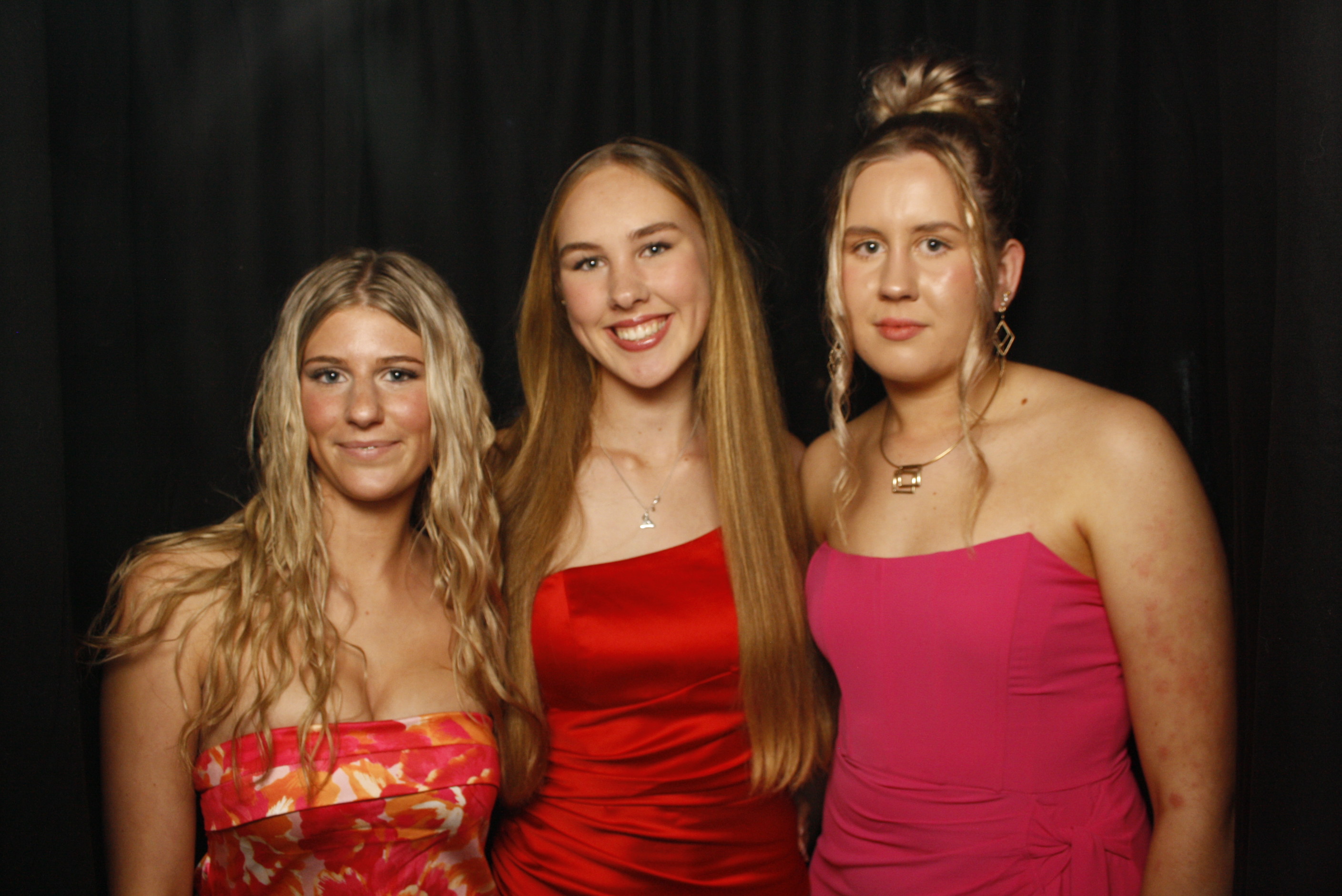 Solway College Ball | View more photos from the event at wgtngallery.classicphotobooths.co.nz/u/wgtncpbgallery/Solway-College-Ball