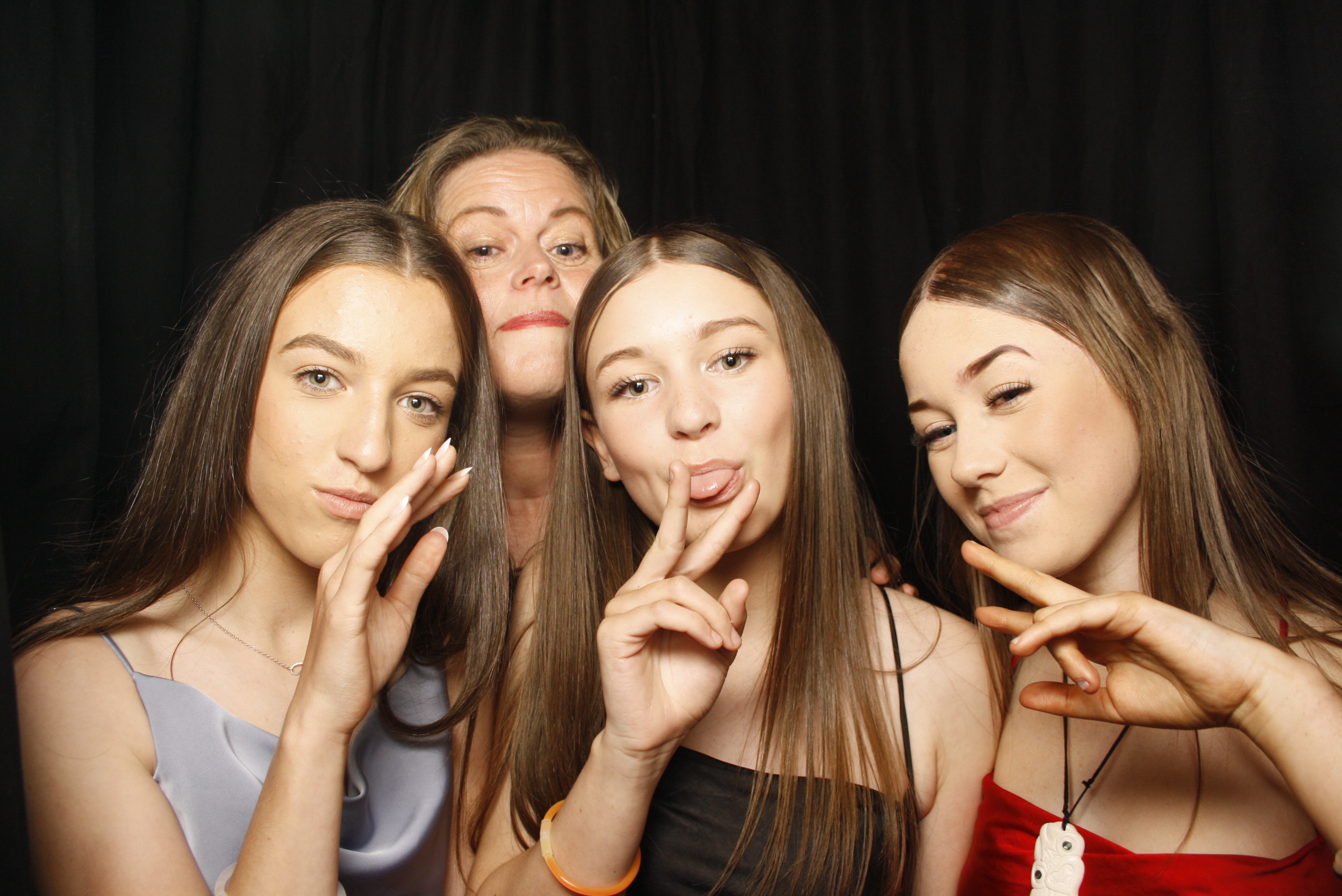 Waikanae School Leavers Dinner 2023 | View more photos from the event at wgtngallery.classicphotobooths.co.nz/u/wgtncpbgallery/Waikanae-School-Leavers-Dinner-2023