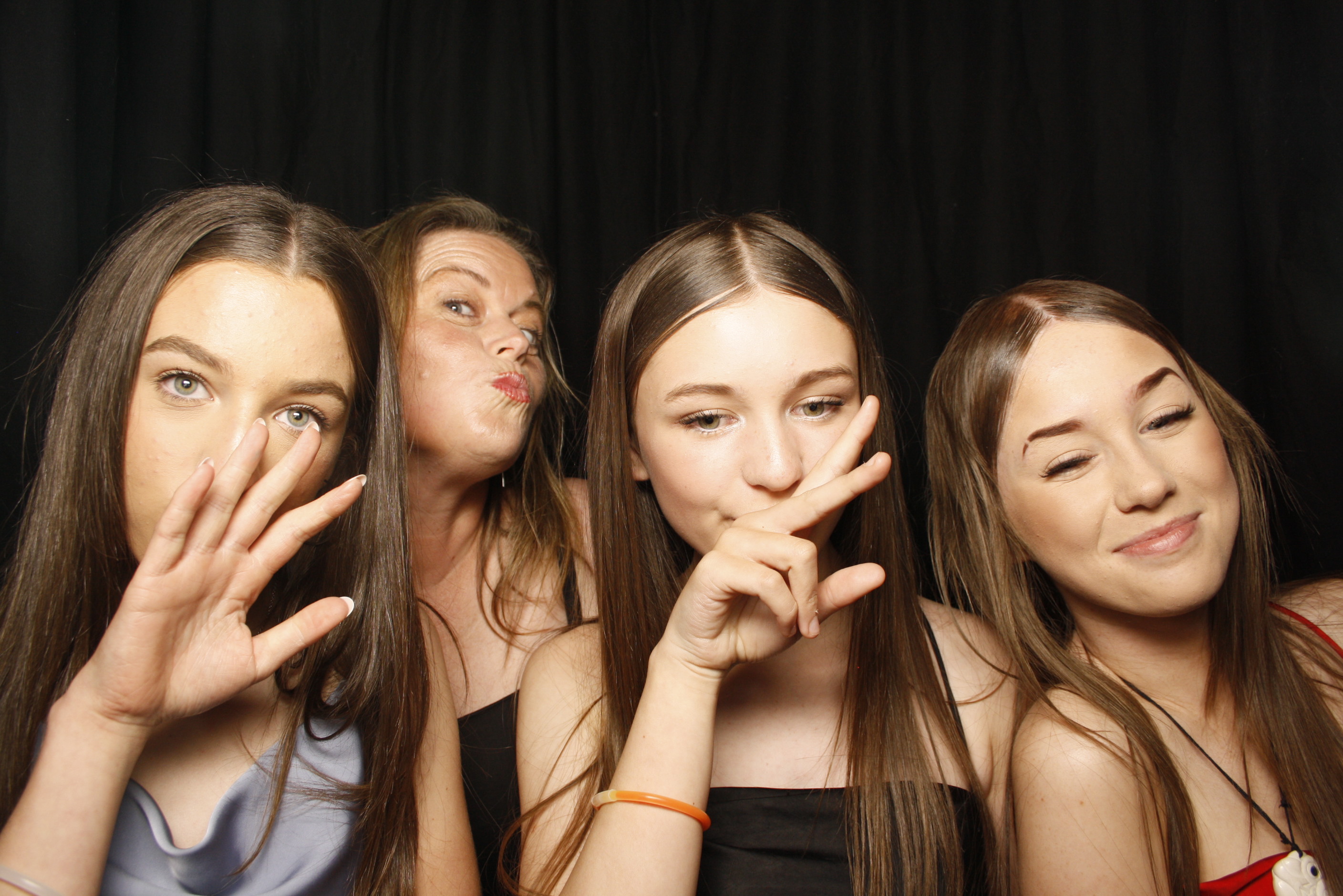 Waikanae School Leavers Dinner 2023 | View more photos from the event at wgtngallery.classicphotobooths.co.nz/u/wgtncpbgallery/Waikanae-School-Leavers-Dinner-2023