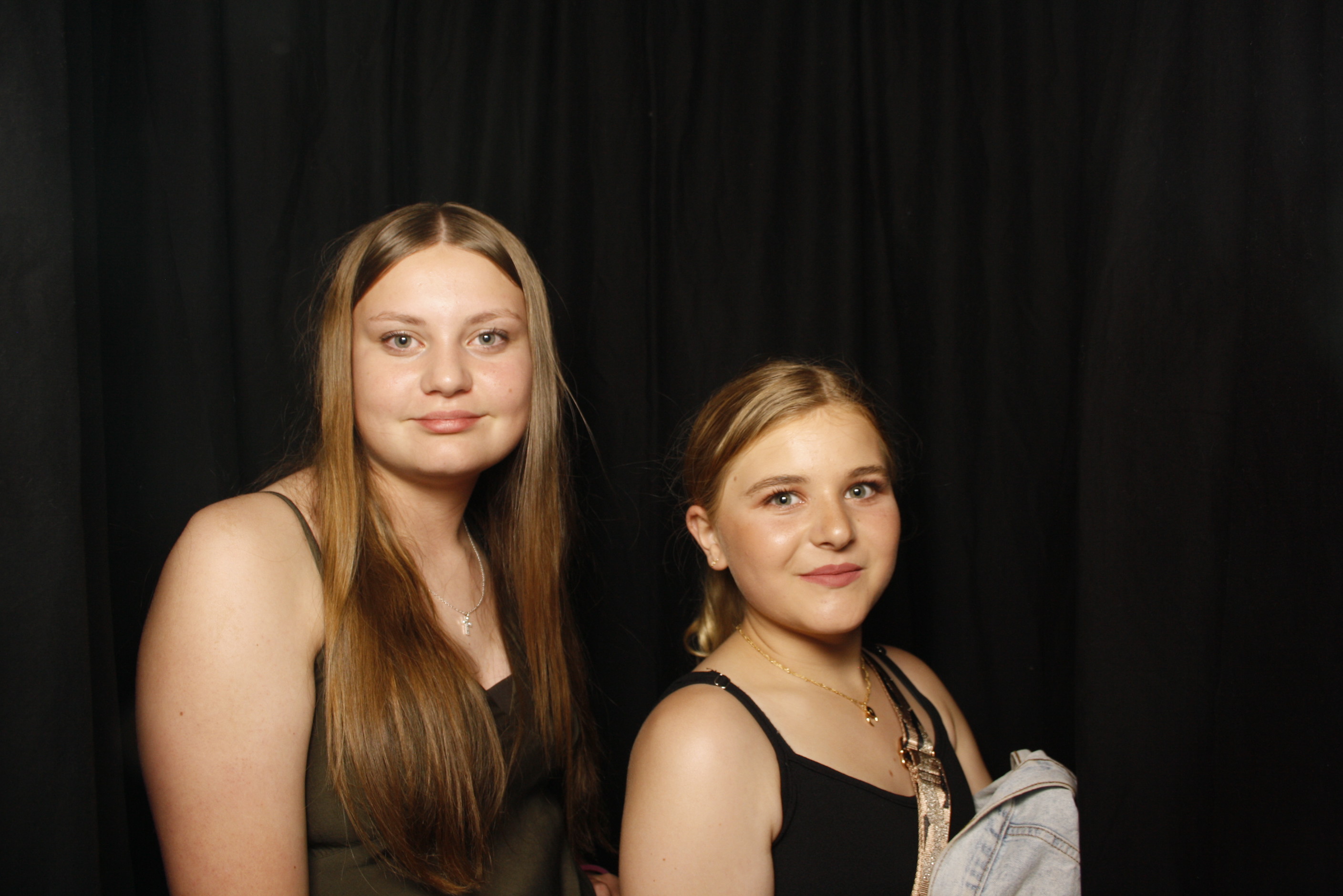 Waikanae School Leavers Dinner 2023 | View more photos from the event at wgtngallery.classicphotobooths.co.nz/u/wgtncpbgallery/Waikanae-School-Leavers-Dinner-2023