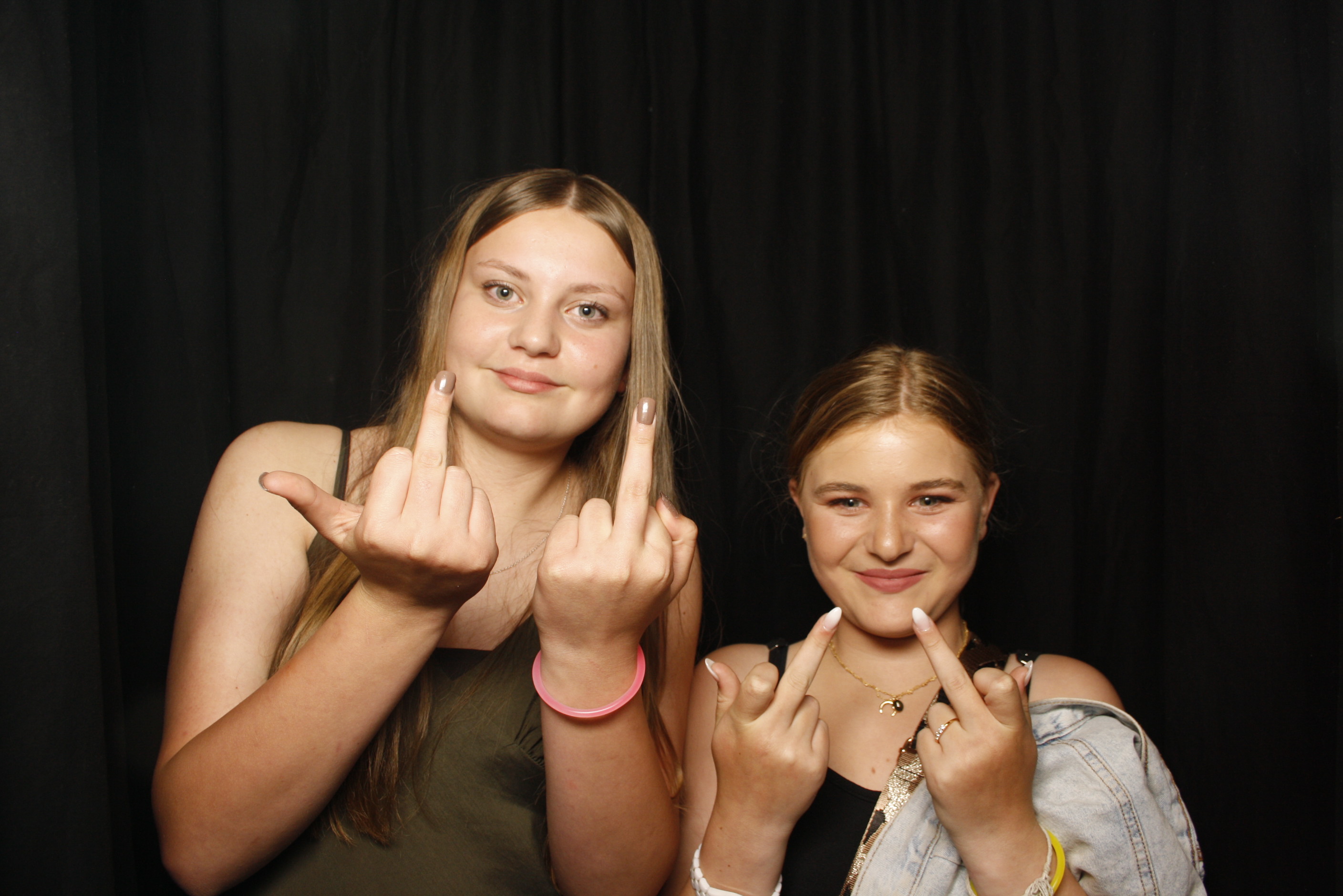 Waikanae School Leavers Dinner 2023 | View more photos from the event at wgtngallery.classicphotobooths.co.nz/u/wgtncpbgallery/Waikanae-School-Leavers-Dinner-2023