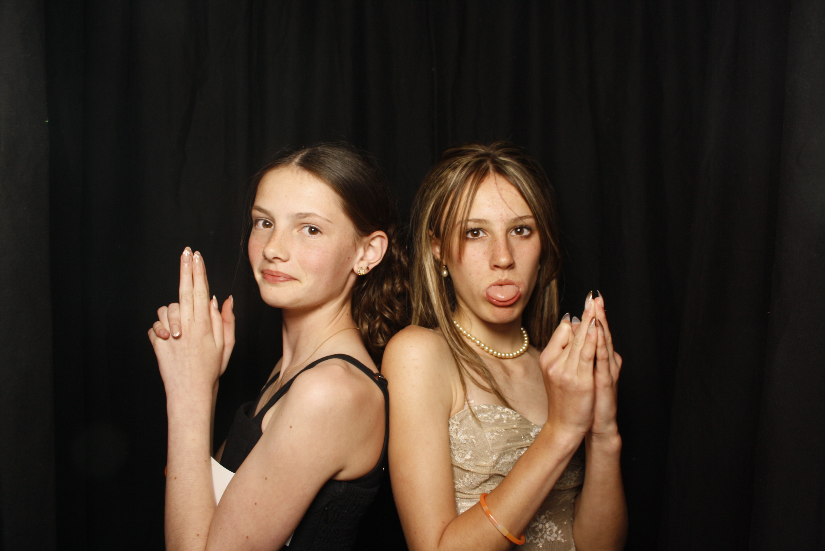 Waikanae School Leavers Dinner 2023 | View more photos from the event at wgtngallery.classicphotobooths.co.nz/u/wgtncpbgallery/Waikanae-School-Leavers-Dinner-2023